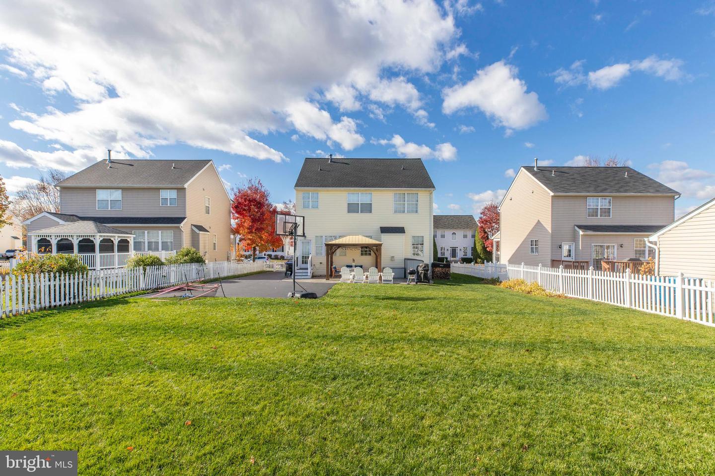 9505 GRADY POND WAY, BRISTOW, Virginia 20136, 4 Bedrooms Bedrooms, 8 Rooms Rooms,2 BathroomsBathrooms,Residential,For sale,9505 GRADY POND WAY,VAPW2109384 MLS # VAPW2109384