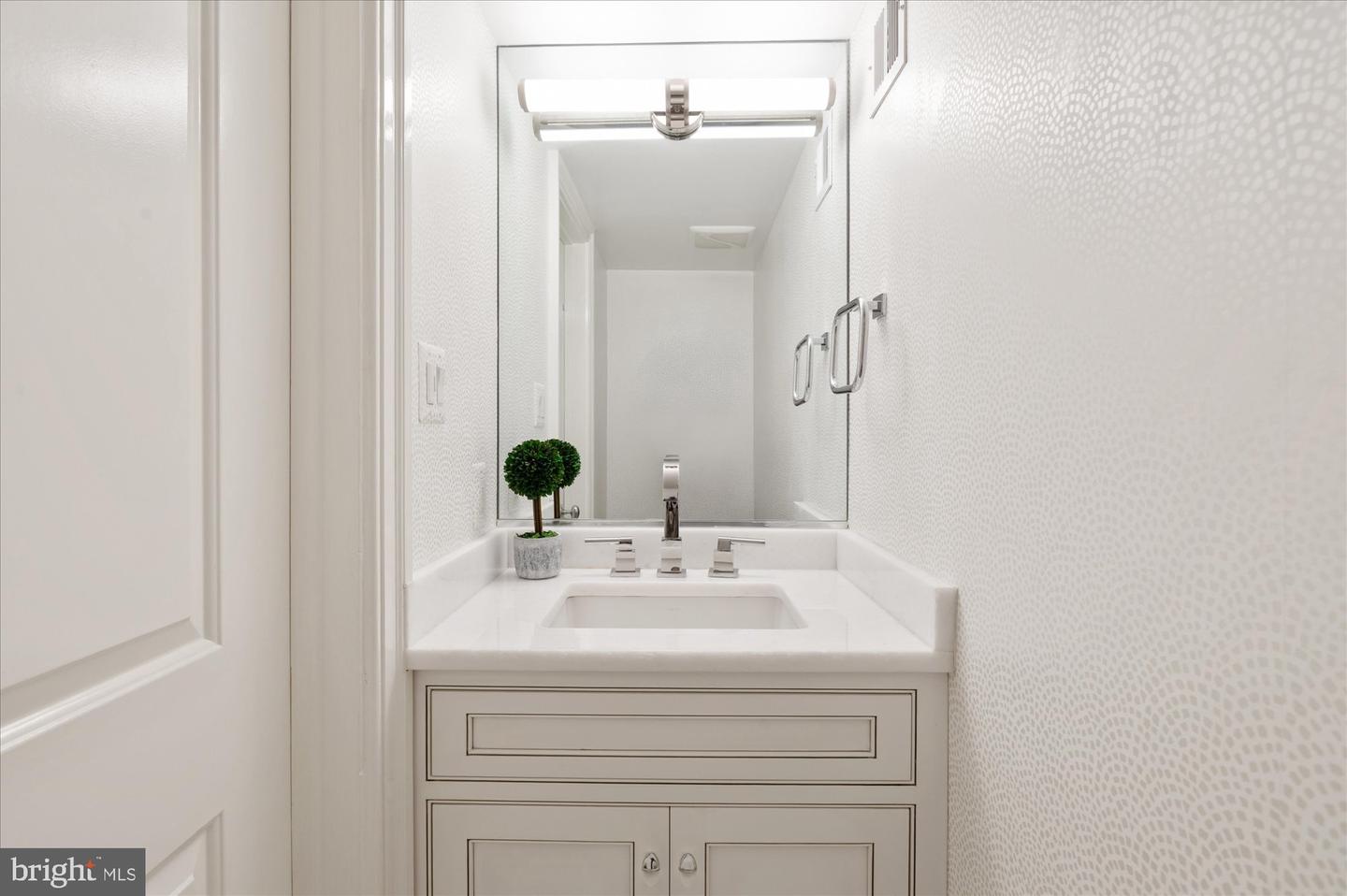 1238 ETON CT NW #T17, WASHINGTON, District Of Columbia 20007, 3 Bedrooms Bedrooms, ,2 BathroomsBathrooms,Residential,For sale,1238 ETON CT NW #T17,DCDC2235480 MLS # DCDC2235480