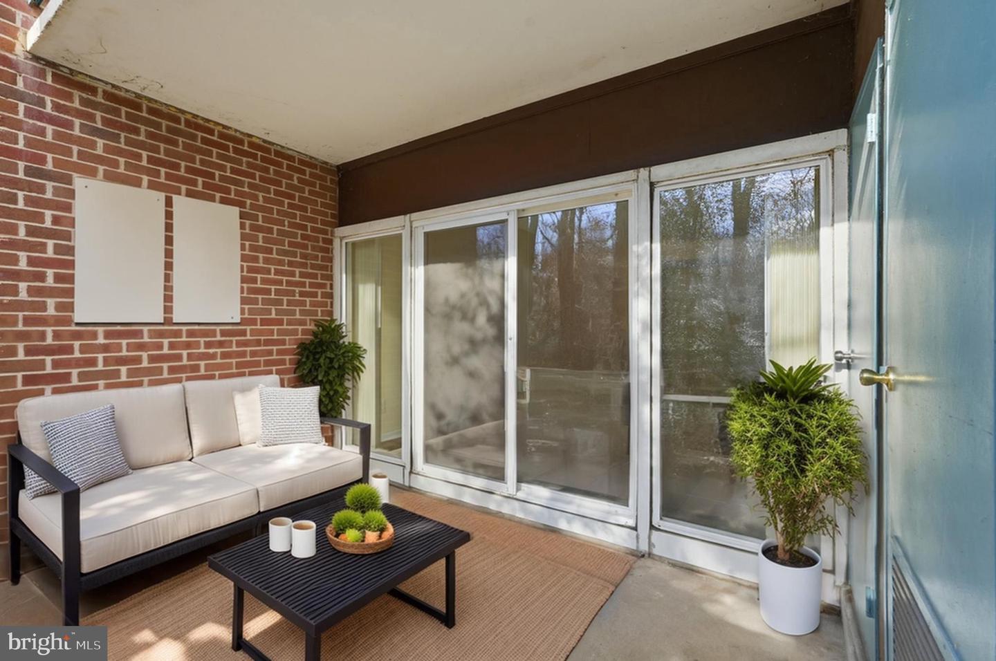 11807 BRETON CT #2B, RESTON, Virginia 20191, 2 Bedrooms Bedrooms, 7 Rooms Rooms,1 BathroomBathrooms,Residential,For sale,11807 BRETON CT #2B,VAFX2282990 MLS # VAFX2282990