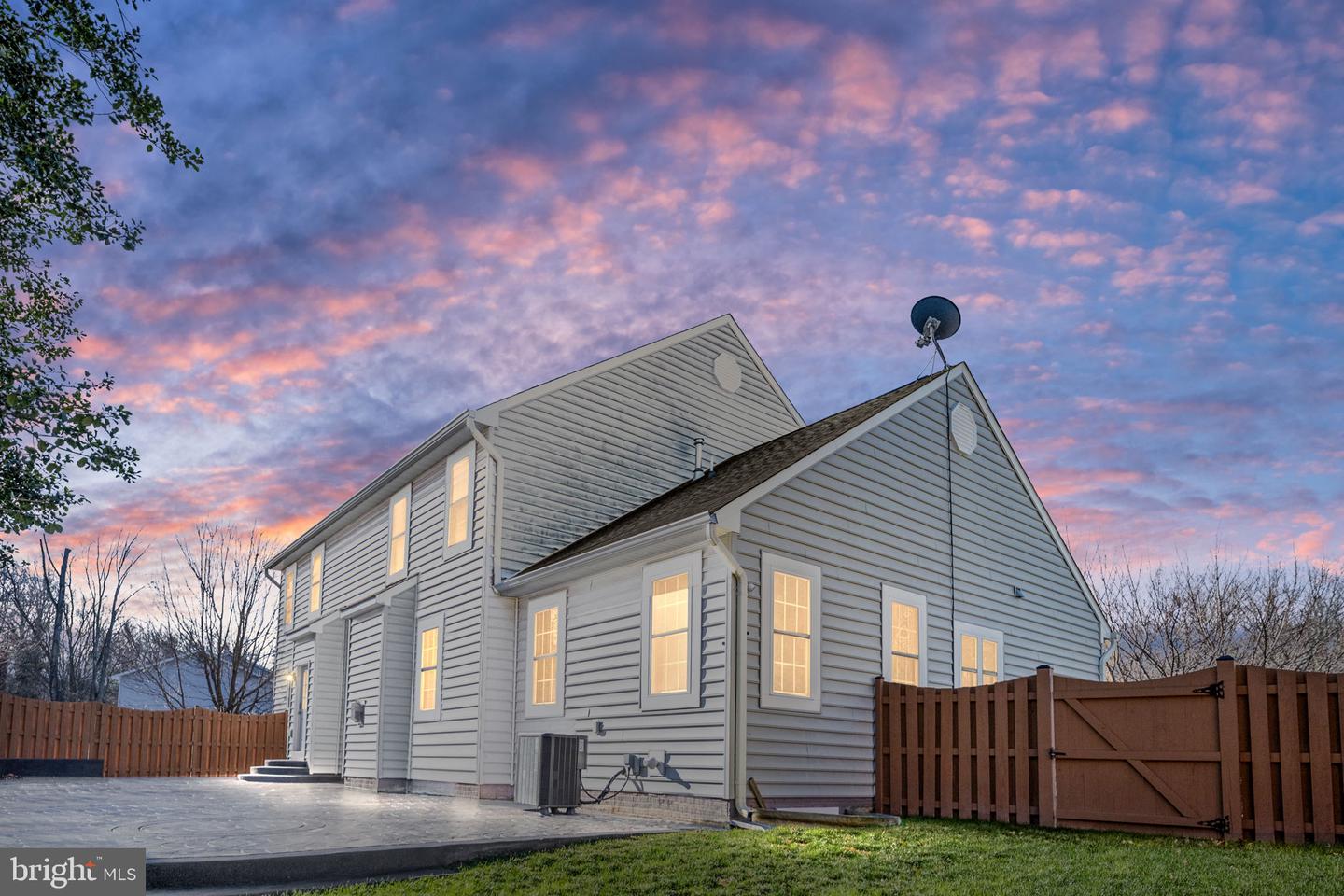 16199 SHEFFIELD DR, DUMFRIES, Virginia 22025, 4 Bedrooms Bedrooms, 12 Rooms Rooms,3 BathroomsBathrooms,Residential,For sale,16199 SHEFFIELD DR,VAPW2109406 MLS # VAPW2109406