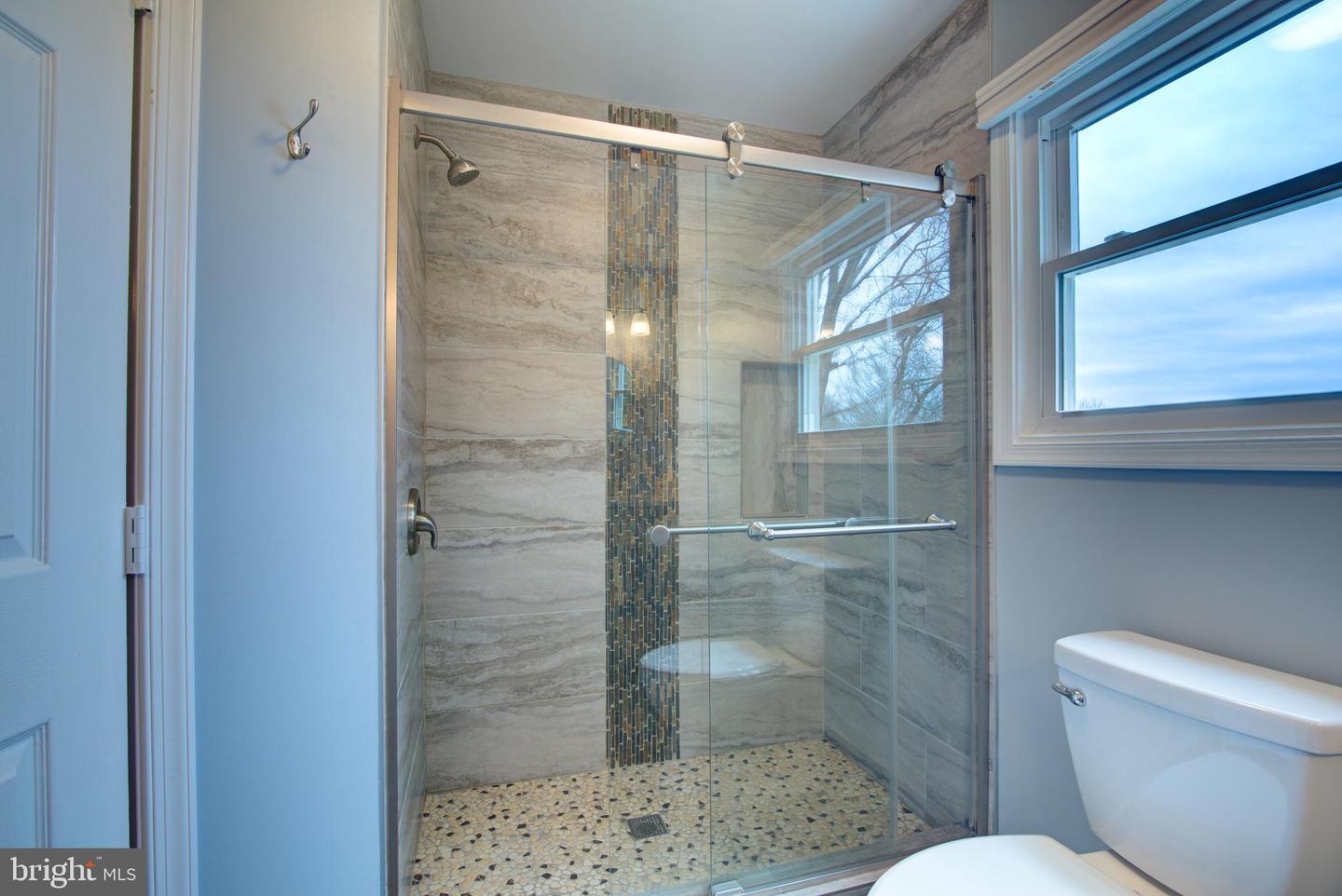 17372 HILLTOP DR, PURCELLVILLE, Virginia 20132, 4 Bedrooms Bedrooms, ,3 BathroomsBathrooms,Residential,For sale,17372 HILLTOP DR,VALO2112594 MLS # VALO2112594