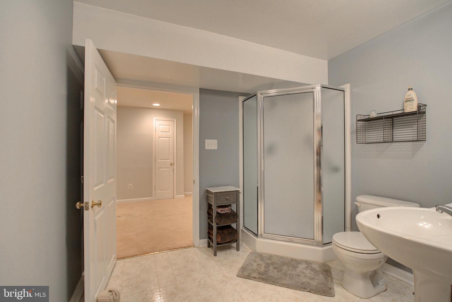 17372 HILLTOP DR, PURCELLVILLE, Virginia 20132, 4 Bedrooms Bedrooms, ,3 BathroomsBathrooms,Residential,For sale,17372 HILLTOP DR,VALO2112594 MLS # VALO2112594