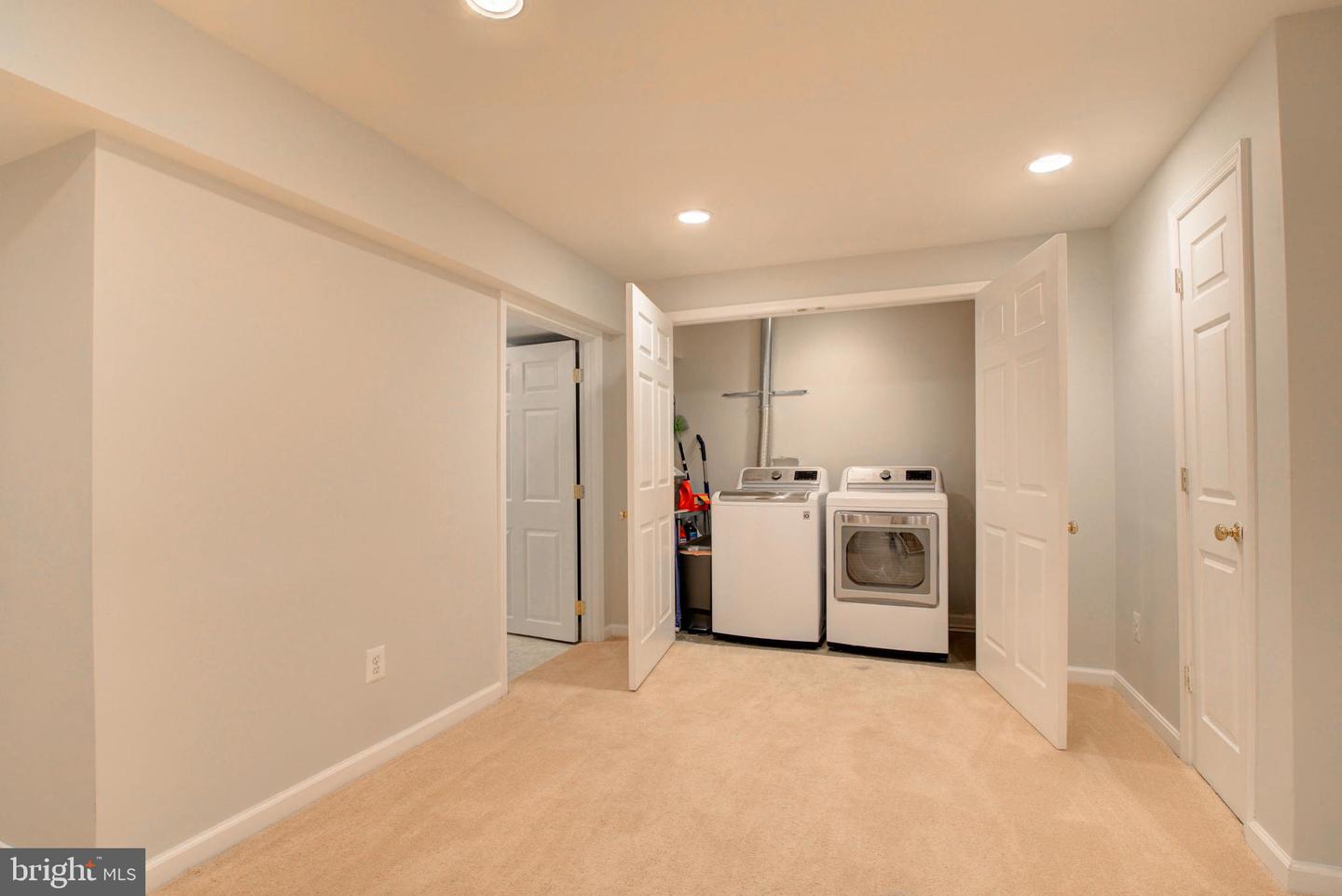 17372 HILLTOP DR, PURCELLVILLE, Virginia 20132, 4 Bedrooms Bedrooms, ,3 BathroomsBathrooms,Residential,For sale,17372 HILLTOP DR,VALO2112594 MLS # VALO2112594