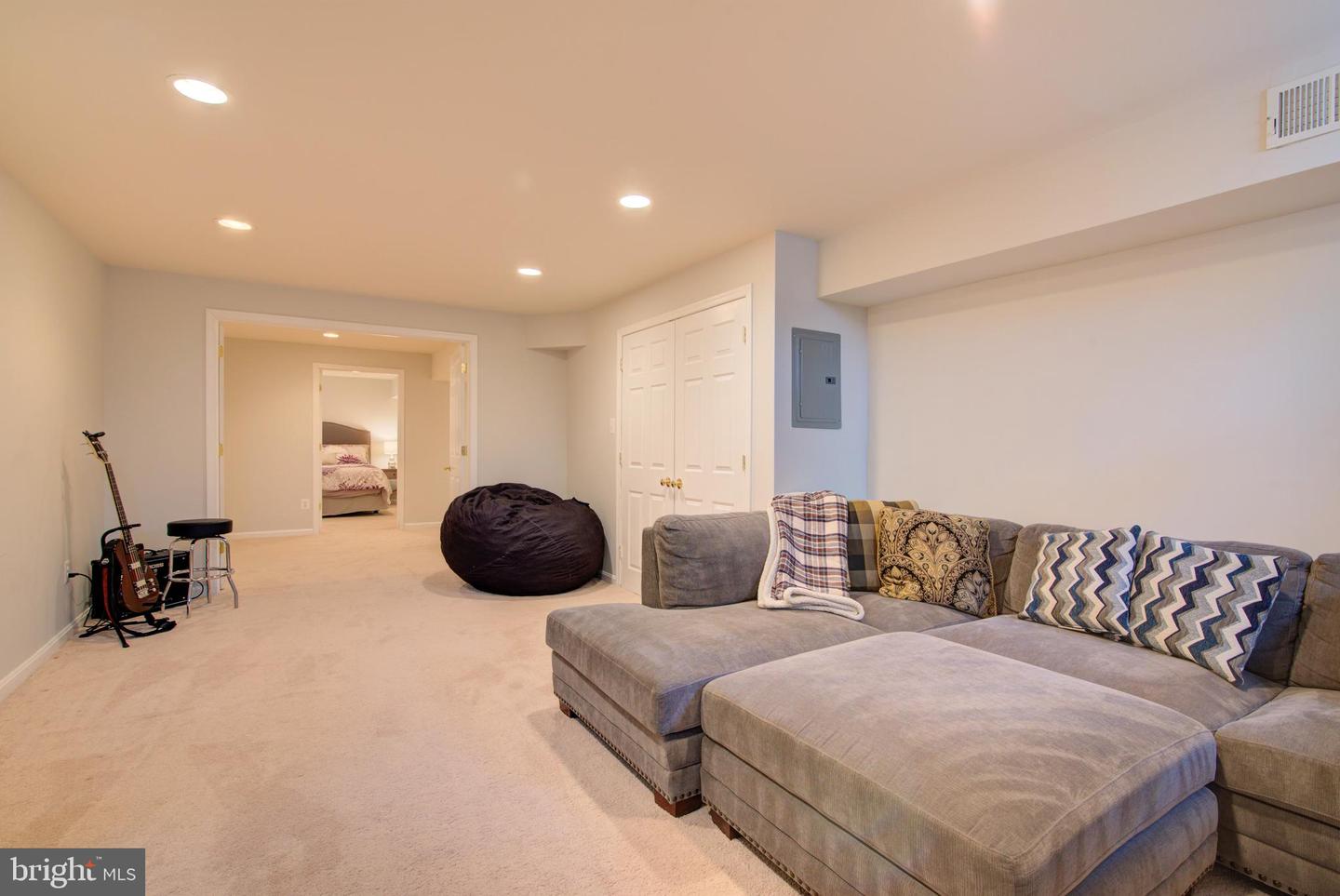 17372 HILLTOP DR, PURCELLVILLE, Virginia 20132, 4 Bedrooms Bedrooms, ,3 BathroomsBathrooms,Residential,For sale,17372 HILLTOP DR,VALO2112594 MLS # VALO2112594