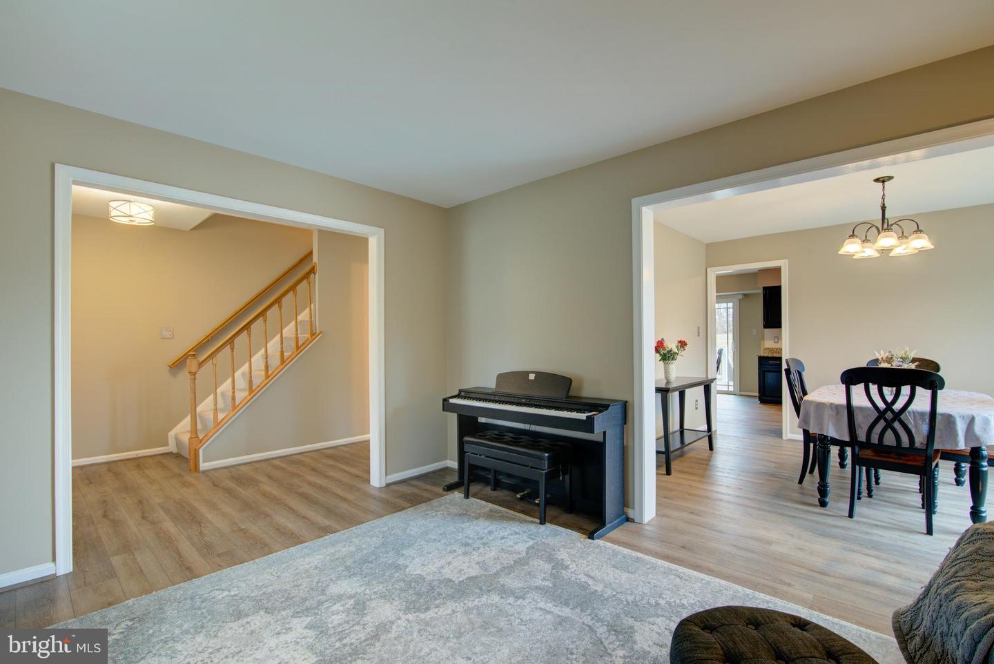 17372 HILLTOP DR, PURCELLVILLE, Virginia 20132, 4 Bedrooms Bedrooms, ,3 BathroomsBathrooms,Residential,For sale,17372 HILLTOP DR,VALO2112594 MLS # VALO2112594