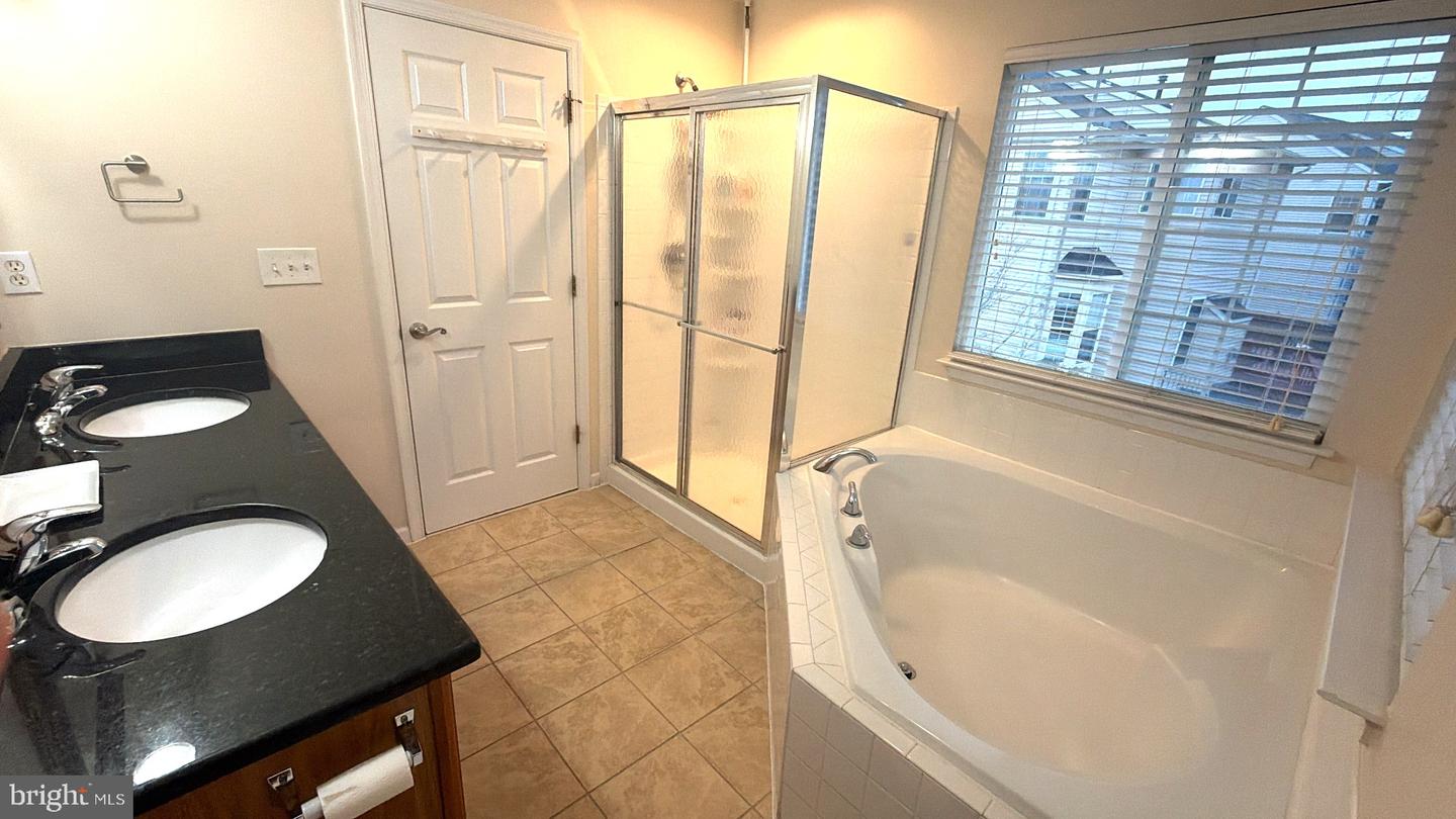 11998 YOUNGTREE CT, BRISTOW, Virginia 20136, 4 Bedrooms Bedrooms, ,3 BathroomsBathrooms,Residential,For sale,11998 YOUNGTREE CT,VAPW2109418 MLS # VAPW2109418