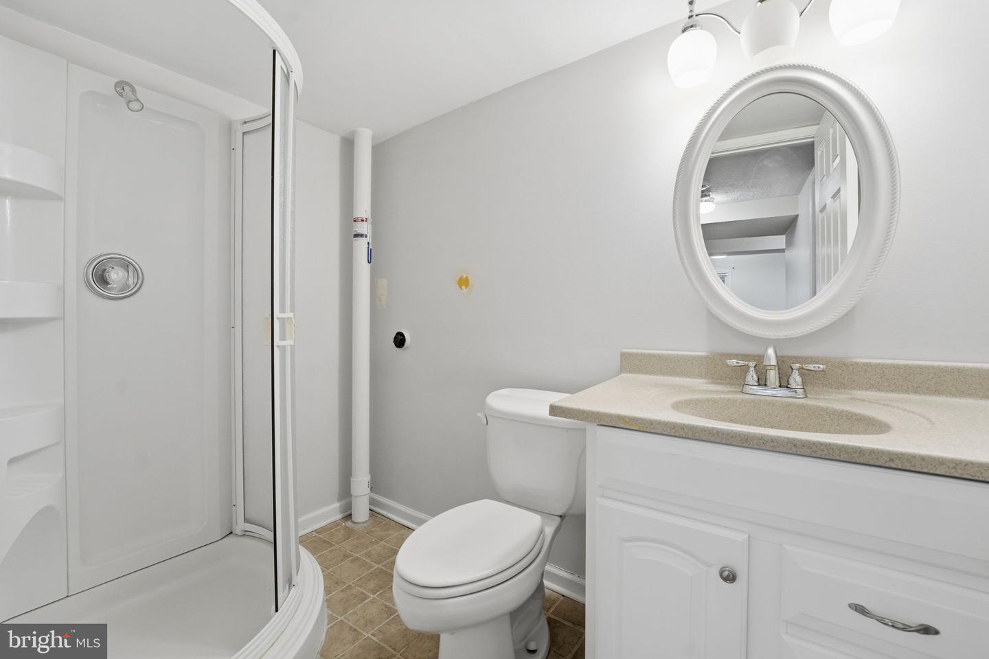 7900 FOREST PATH WAY, SPRINGFIELD, Virginia 22153, 3 Bedrooms Bedrooms, ,3 BathroomsBathrooms,Residential,For sale,7900 FOREST PATH WAY,VAFX2283086 MLS # VAFX2283086