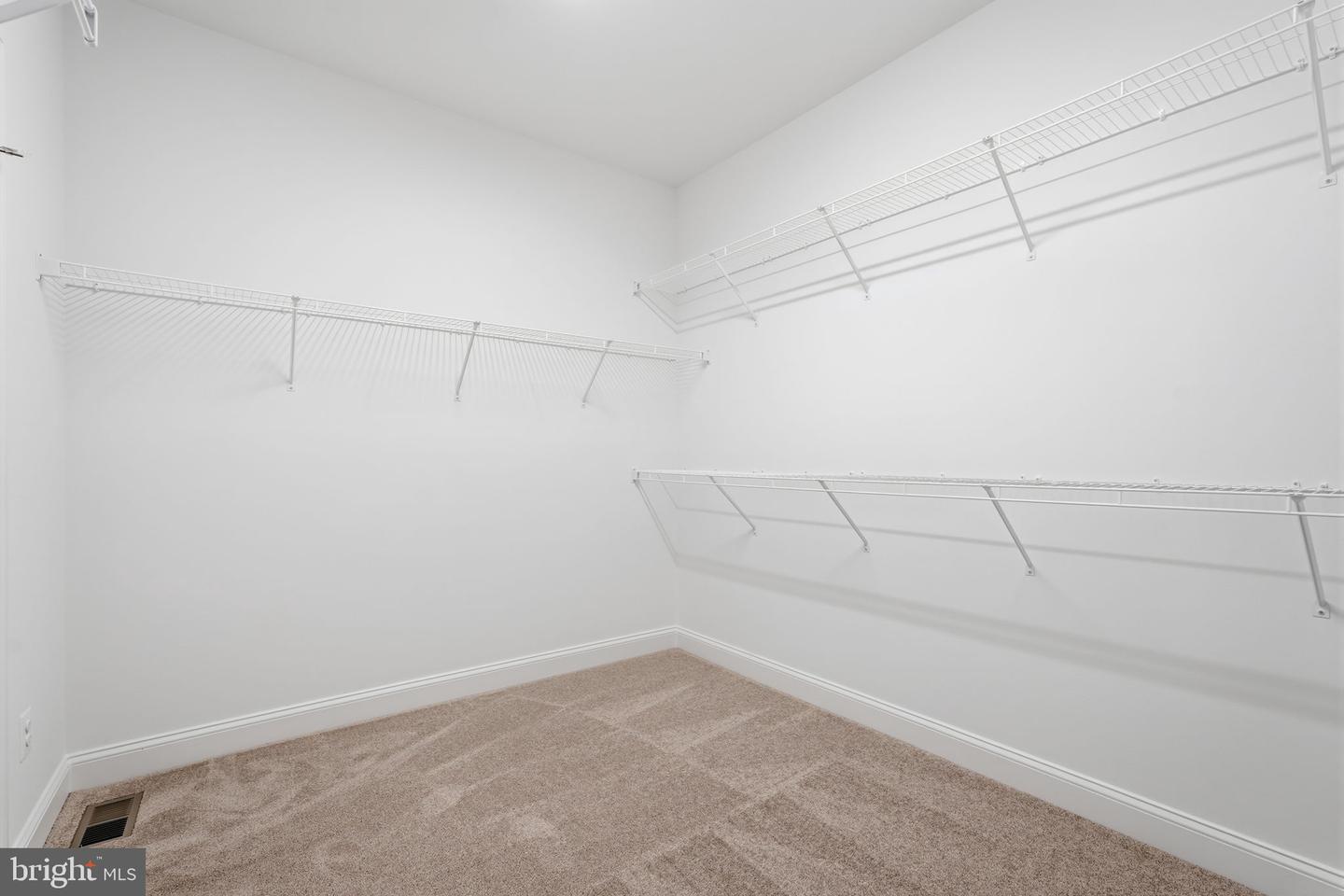 112 BETONY CT, LAKE FREDERICK, Virginia 22630, 3 Bedrooms Bedrooms, ,3 BathroomsBathrooms,Residential,For sale,112 BETONY CT,VAFV2038562 MLS # VAFV2038562