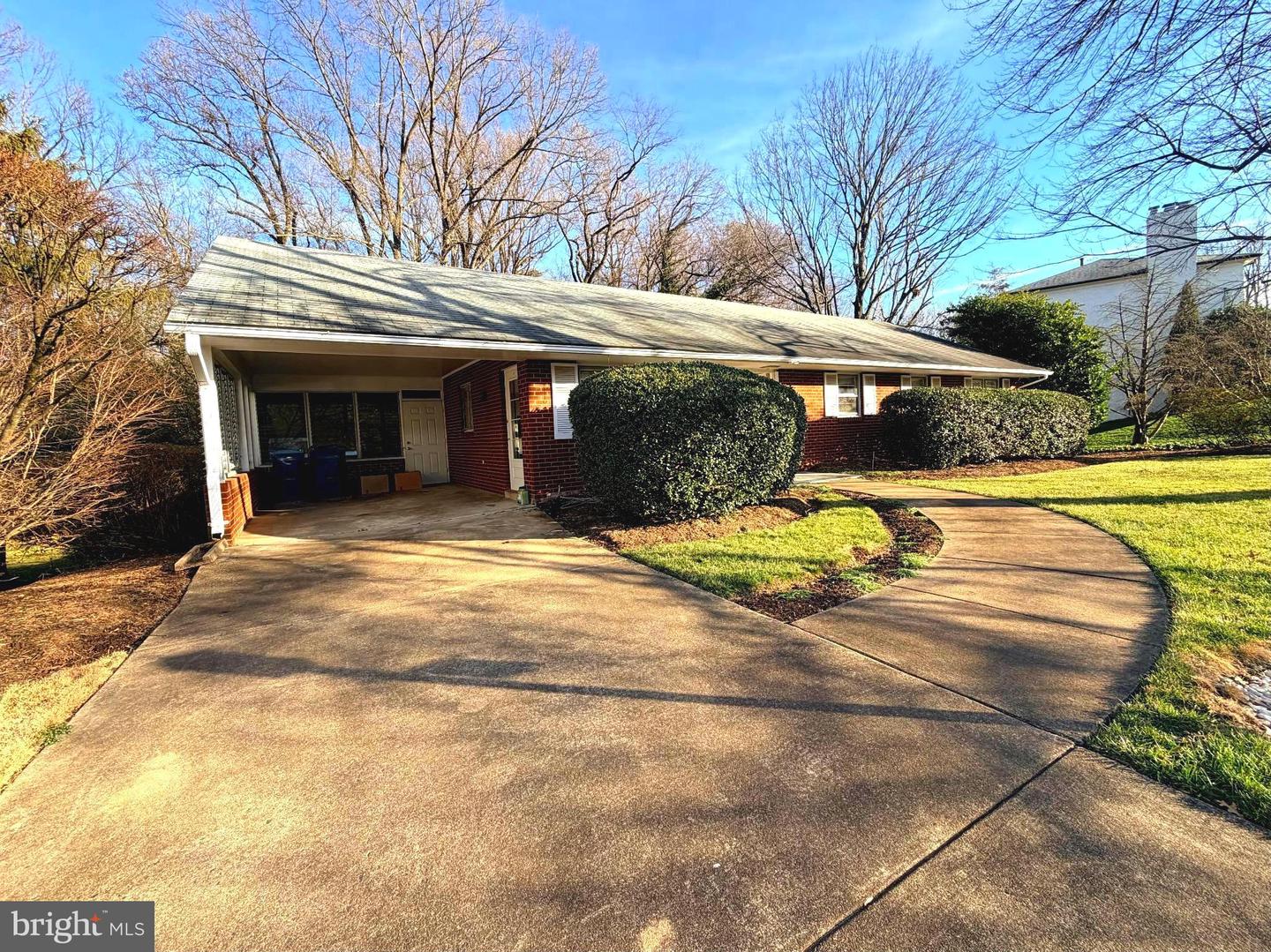 6426 NOBLE DR, MCLEAN, Virginia 22101, 4 Bedrooms Bedrooms, ,2 BathroomsBathrooms,Residential,For sale,6426 NOBLE DR,VAFX2283114 MLS # VAFX2283114