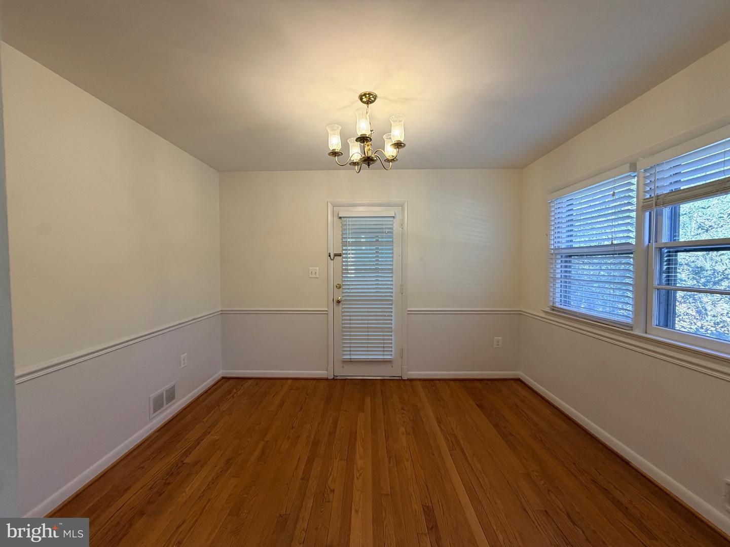 6426 NOBLE DR, MCLEAN, Virginia 22101, 4 Bedrooms Bedrooms, ,2 BathroomsBathrooms,Residential,For sale,6426 NOBLE DR,VAFX2283114 MLS # VAFX2283114