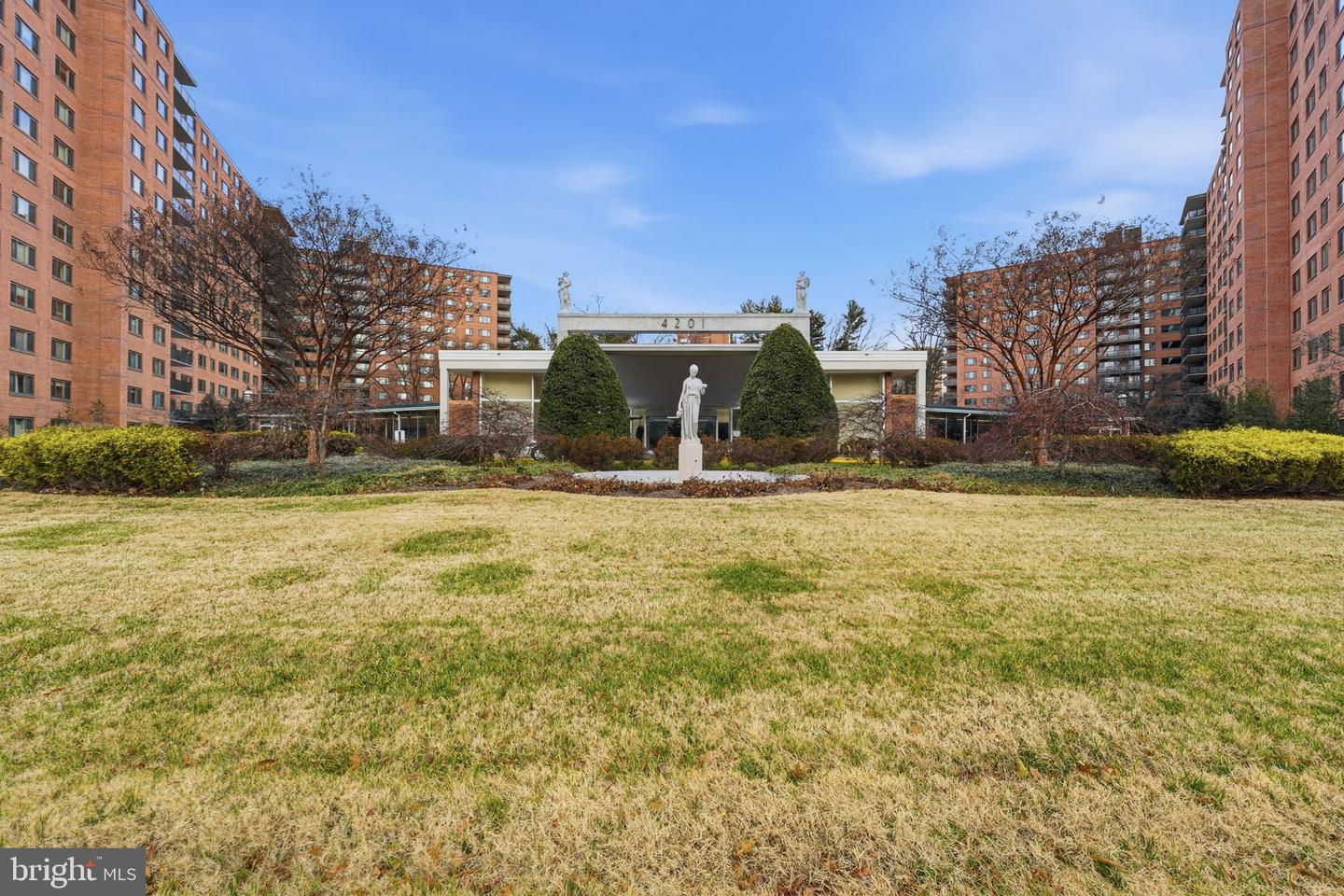 4201 CATHEDRAL AVE NW #905E, WASHINGTON, District Of Columbia 20016, 3 Bedrooms Bedrooms, 5 Rooms Rooms,2 BathroomsBathrooms,Residential,For sale,4201 CATHEDRAL AVE NW #905E,DCDC2235628 MLS # DCDC2235628