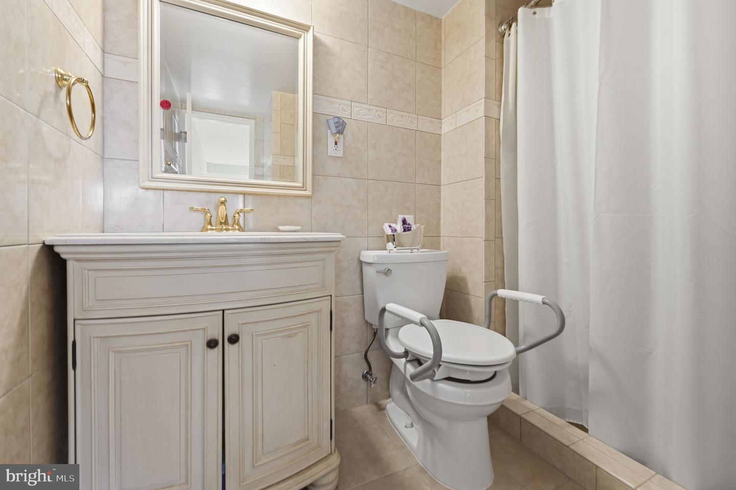 4201 CATHEDRAL AVE NW #905E, WASHINGTON, District Of Columbia 20016, 3 Bedrooms Bedrooms, 5 Rooms Rooms,2 BathroomsBathrooms,Residential,For sale,4201 CATHEDRAL AVE NW #905E,DCDC2235628 MLS # DCDC2235628