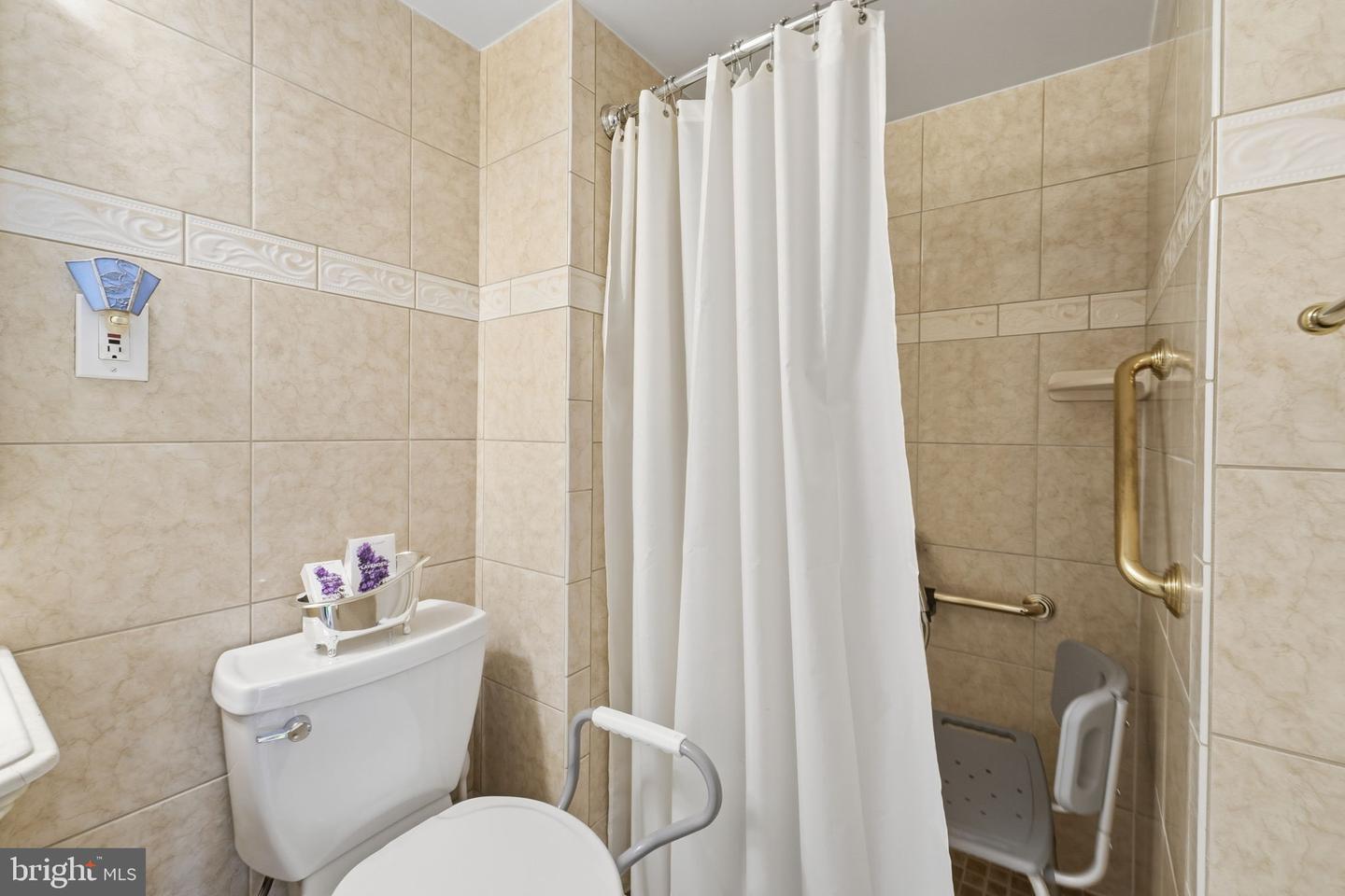 4201 CATHEDRAL AVE NW #905E, WASHINGTON, District Of Columbia 20016, 3 Bedrooms Bedrooms, 5 Rooms Rooms,2 BathroomsBathrooms,Residential,For sale,4201 CATHEDRAL AVE NW #905E,DCDC2235628 MLS # DCDC2235628