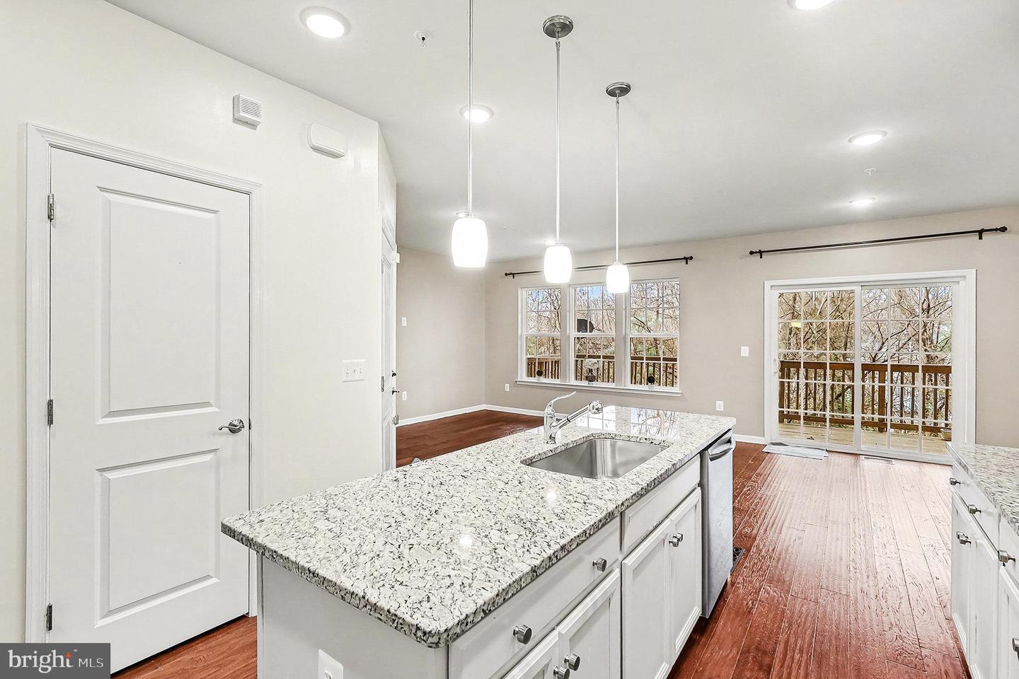 13933 HOLLOW WIND WAY #101, WOODBRIDGE, Virginia 22191, 3 Bedrooms Bedrooms, 6 Rooms Rooms,2 BathroomsBathrooms,Residential,For sale,13933 HOLLOW WIND WAY #101,VAPW2109458 MLS # VAPW2109458