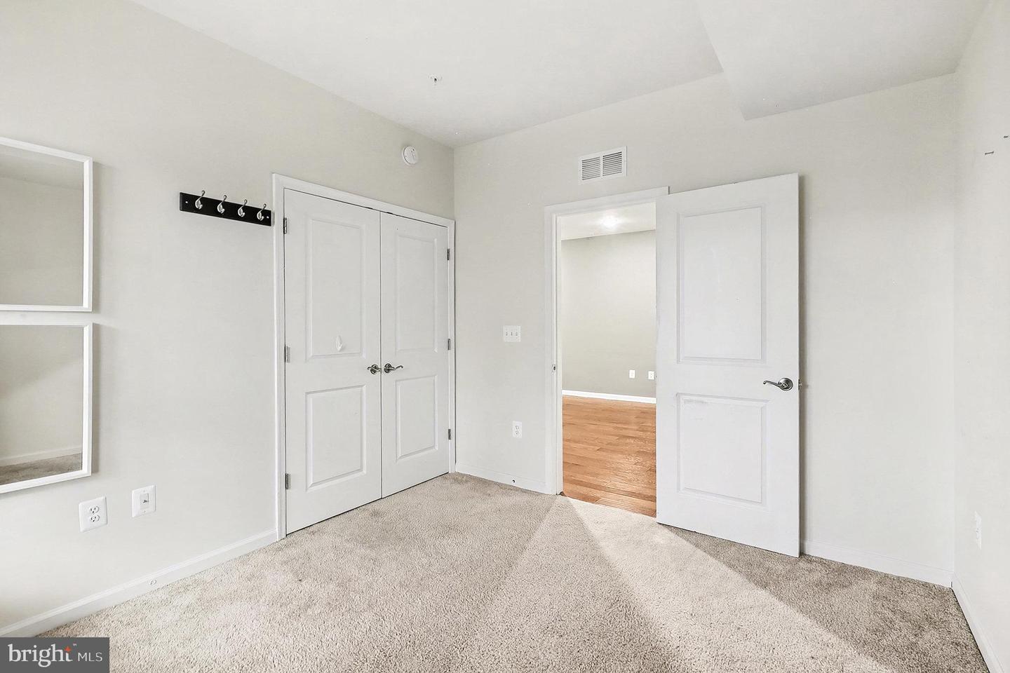 13933 HOLLOW WIND WAY #101, WOODBRIDGE, Virginia 22191, 3 Bedrooms Bedrooms, 6 Rooms Rooms,2 BathroomsBathrooms,Residential,For sale,13933 HOLLOW WIND WAY #101,VAPW2109458 MLS # VAPW2109458