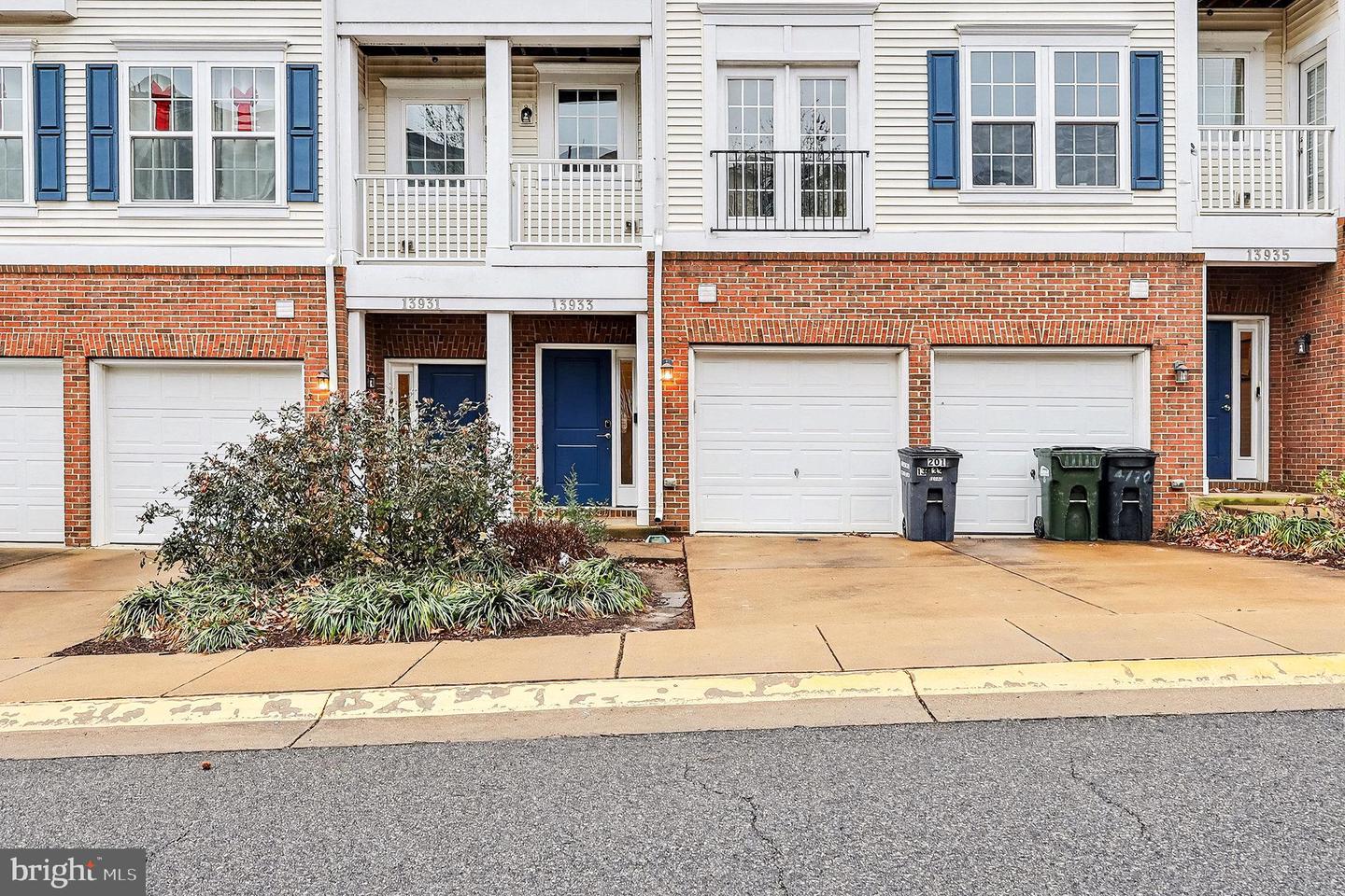 13933 HOLLOW WIND WAY #101, WOODBRIDGE, Virginia 22191, 3 Bedrooms Bedrooms, 6 Rooms Rooms,2 BathroomsBathrooms,Residential,For sale,13933 HOLLOW WIND WAY #101,VAPW2109458 MLS # VAPW2109458
