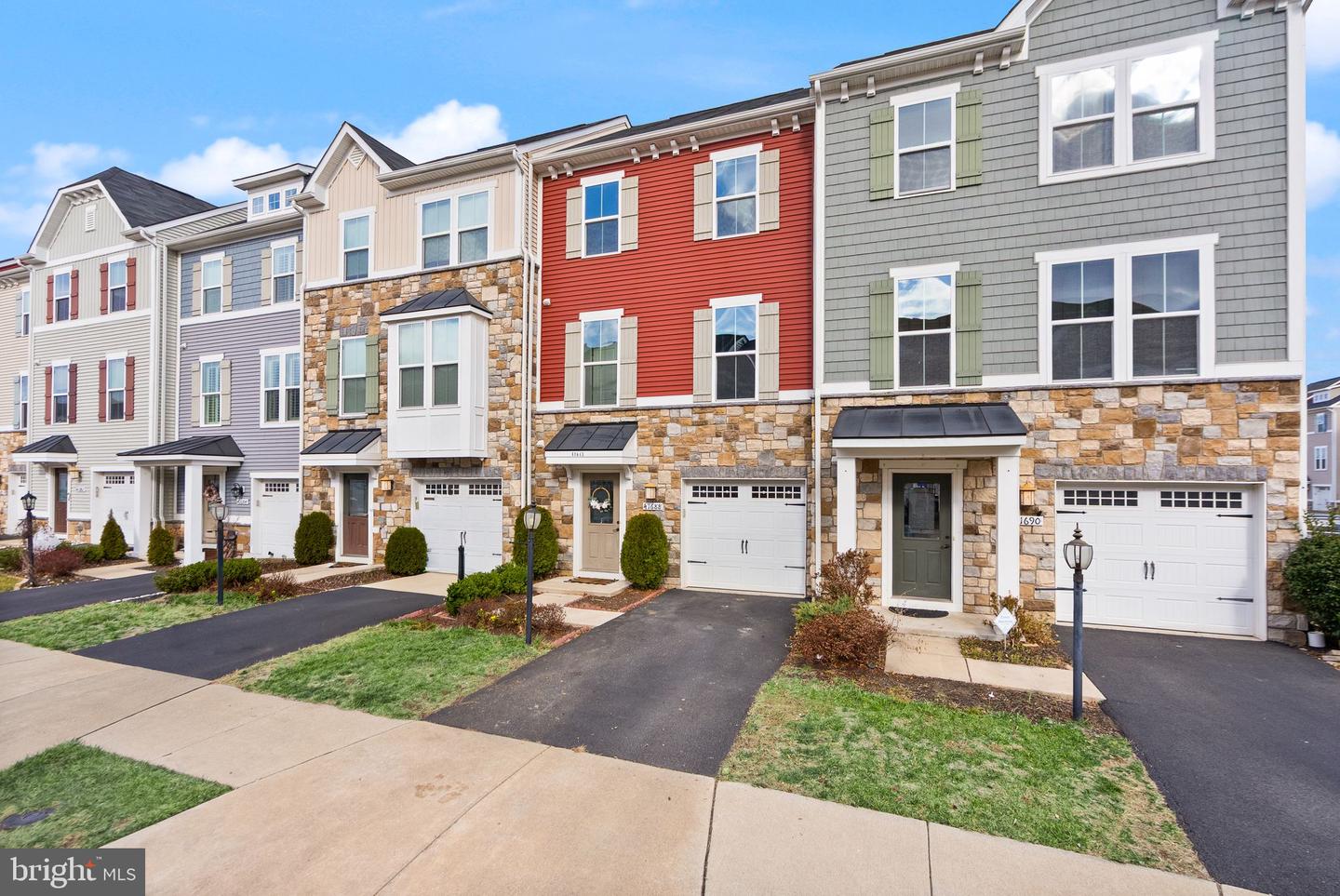 41688 MCMONAGLE SQ, ALDIE, Virginia 20105, 3 Bedrooms Bedrooms, ,2 BathroomsBathrooms,Residential,For sale,41688 MCMONAGLE SQ,VALO2112644 MLS # VALO2112644