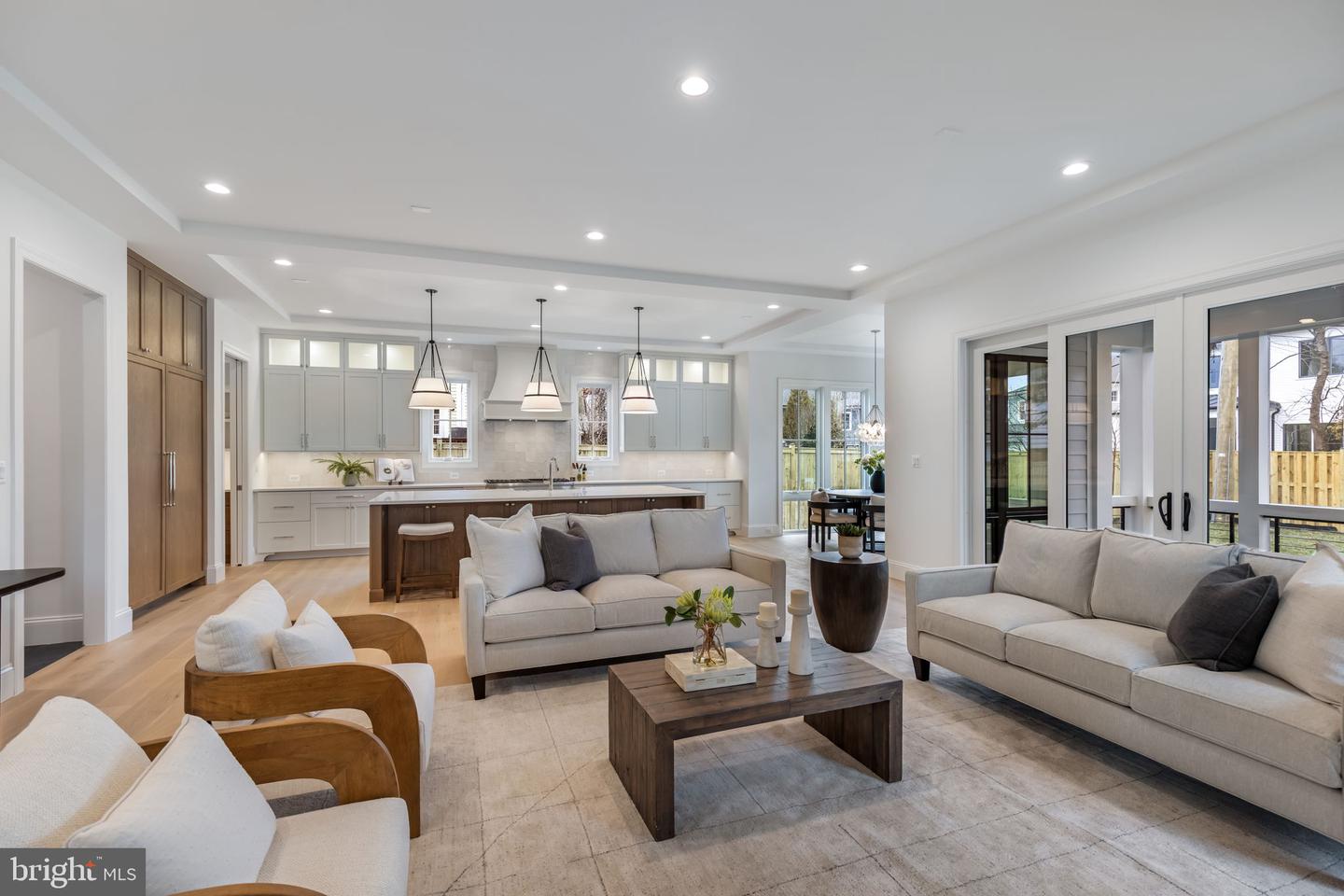 629 N LINCOLN ST N, ARLINGTON, Virginia 22201, 6 Bedrooms Bedrooms, ,6 BathroomsBathrooms,Residential,For sale,629 N LINCOLN ST N,VAAR2067076 MLS # VAAR2067076