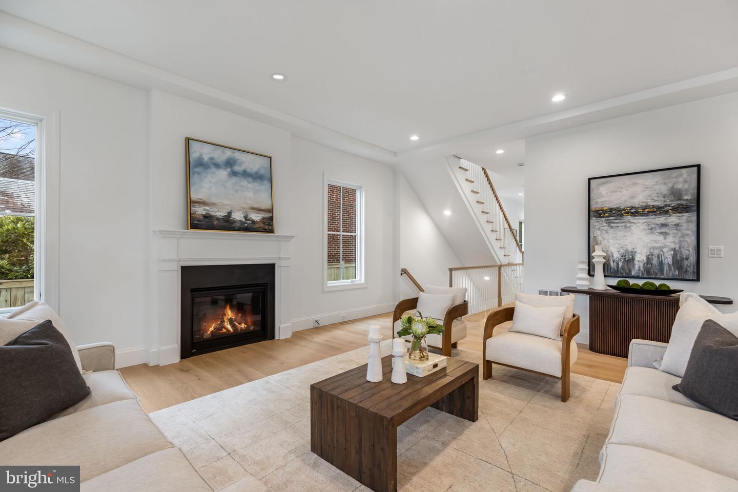 629 N LINCOLN ST N, ARLINGTON, Virginia 22201, 6 Bedrooms Bedrooms, ,6 BathroomsBathrooms,Residential,For sale,629 N LINCOLN ST N,VAAR2067076 MLS # VAAR2067076