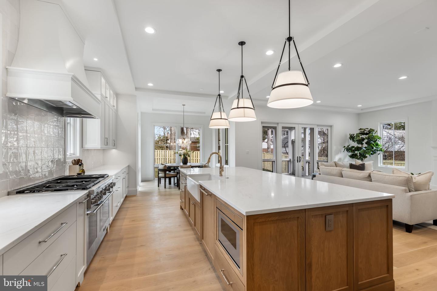 629 N LINCOLN ST N, ARLINGTON, Virginia 22201, 6 Bedrooms Bedrooms, ,6 BathroomsBathrooms,Residential,For sale,629 N LINCOLN ST N,VAAR2067076 MLS # VAAR2067076