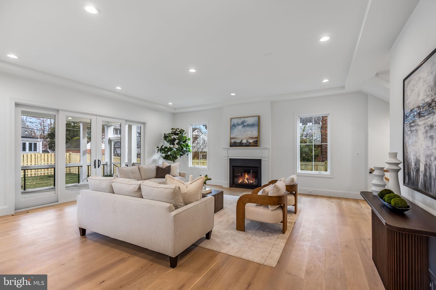 629 N LINCOLN ST N, ARLINGTON, Virginia 22201, 6 Bedrooms Bedrooms, ,6 BathroomsBathrooms,Residential,For sale,629 N LINCOLN ST N,VAAR2067076 MLS # VAAR2067076