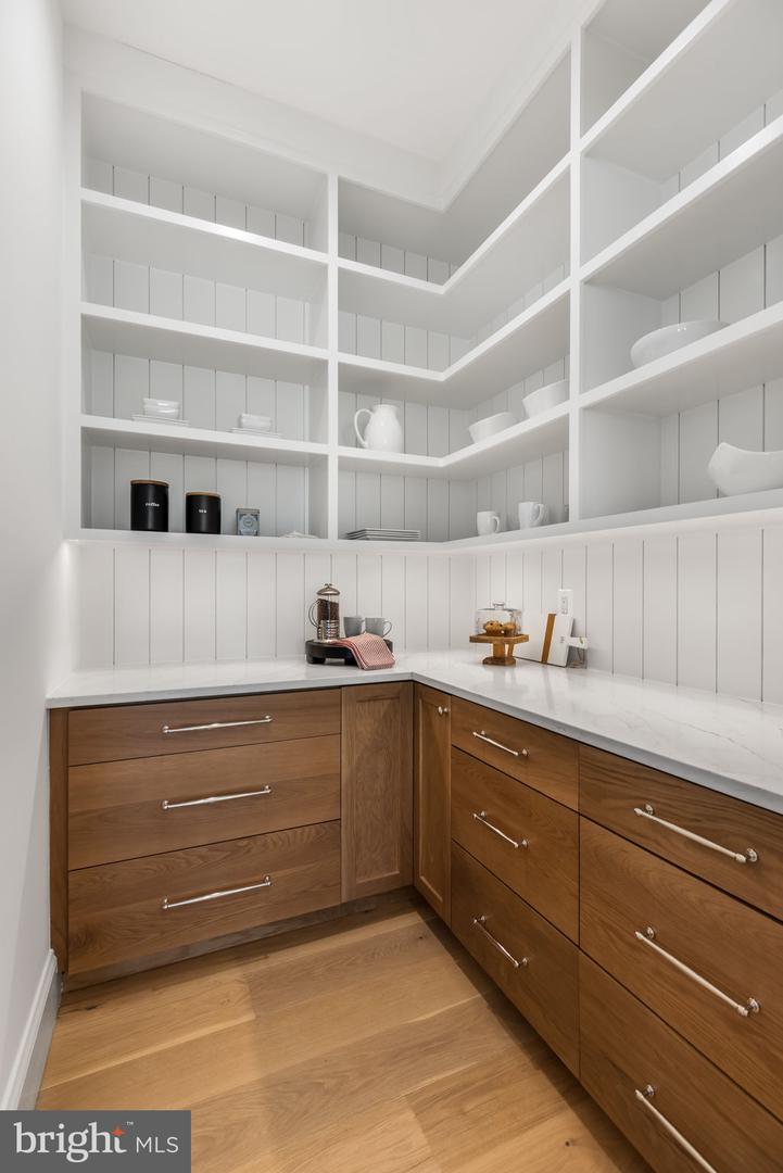 629 N LINCOLN ST N, ARLINGTON, Virginia 22201, 6 Bedrooms Bedrooms, ,6 BathroomsBathrooms,Residential,For sale,629 N LINCOLN ST N,VAAR2067076 MLS # VAAR2067076