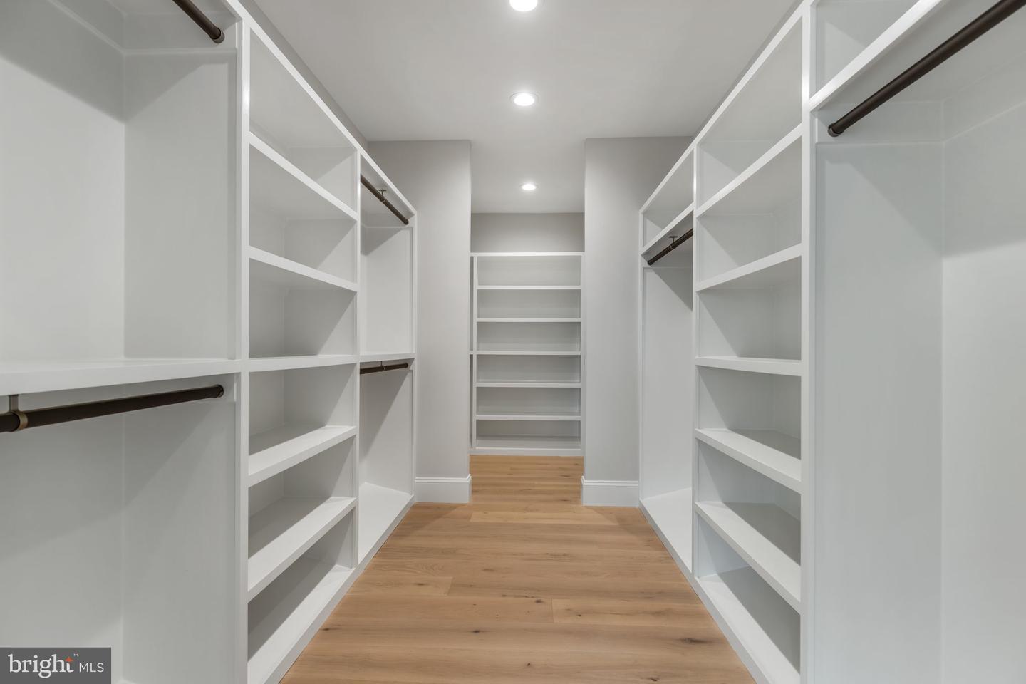 629 N LINCOLN ST N, ARLINGTON, Virginia 22201, 6 Bedrooms Bedrooms, ,6 BathroomsBathrooms,Residential,For sale,629 N LINCOLN ST N,VAAR2067076 MLS # VAAR2067076