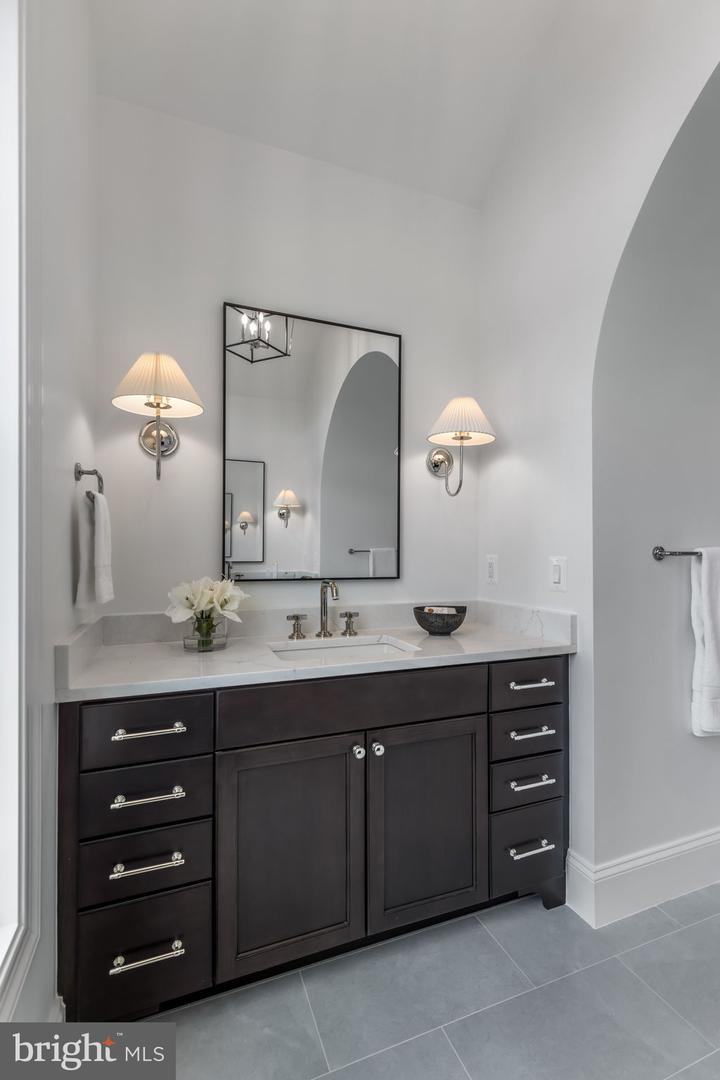 629 N LINCOLN ST N, ARLINGTON, Virginia 22201, 6 Bedrooms Bedrooms, ,6 BathroomsBathrooms,Residential,For sale,629 N LINCOLN ST N,VAAR2067076 MLS # VAAR2067076