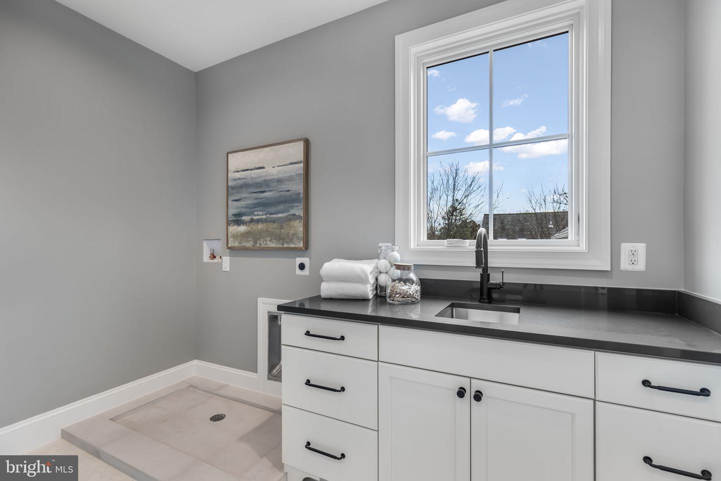 629 N LINCOLN ST N, ARLINGTON, Virginia 22201, 6 Bedrooms Bedrooms, ,6 BathroomsBathrooms,Residential,For sale,629 N LINCOLN ST N,VAAR2067076 MLS # VAAR2067076