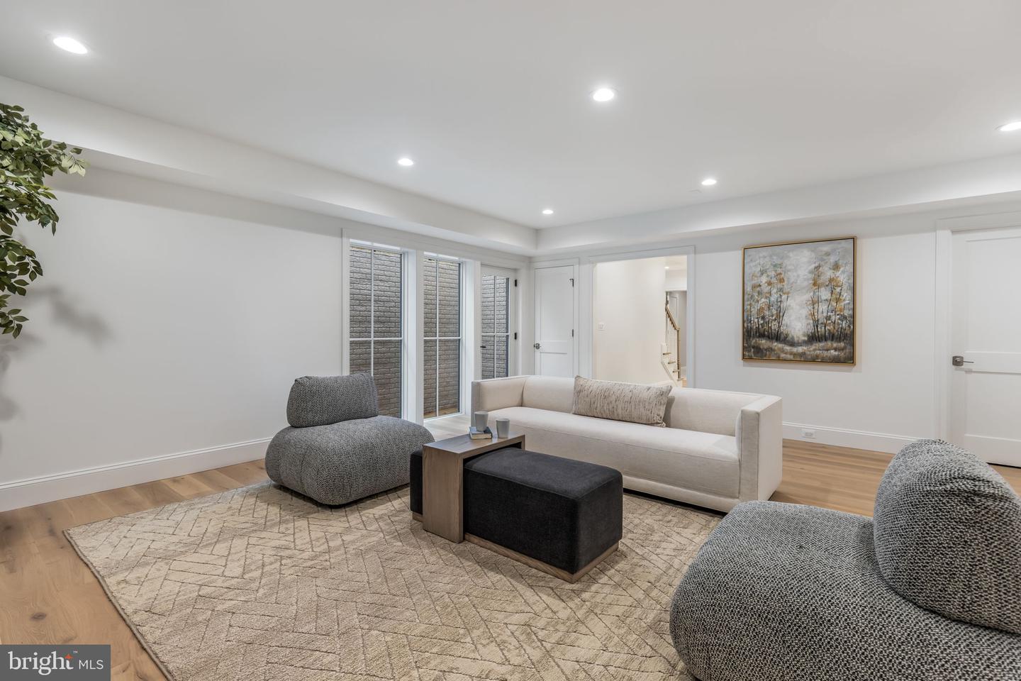 629 N LINCOLN ST N, ARLINGTON, Virginia 22201, 6 Bedrooms Bedrooms, ,6 BathroomsBathrooms,Residential,For sale,629 N LINCOLN ST N,VAAR2067076 MLS # VAAR2067076