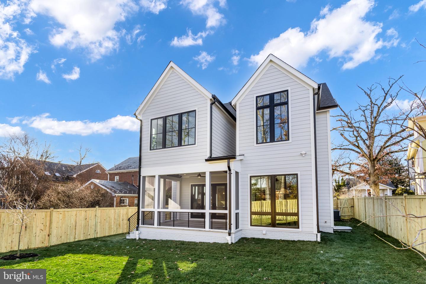 629 N LINCOLN ST N, ARLINGTON, Virginia 22201, 6 Bedrooms Bedrooms, ,6 BathroomsBathrooms,Residential,For sale,629 N LINCOLN ST N,VAAR2067076 MLS # VAAR2067076