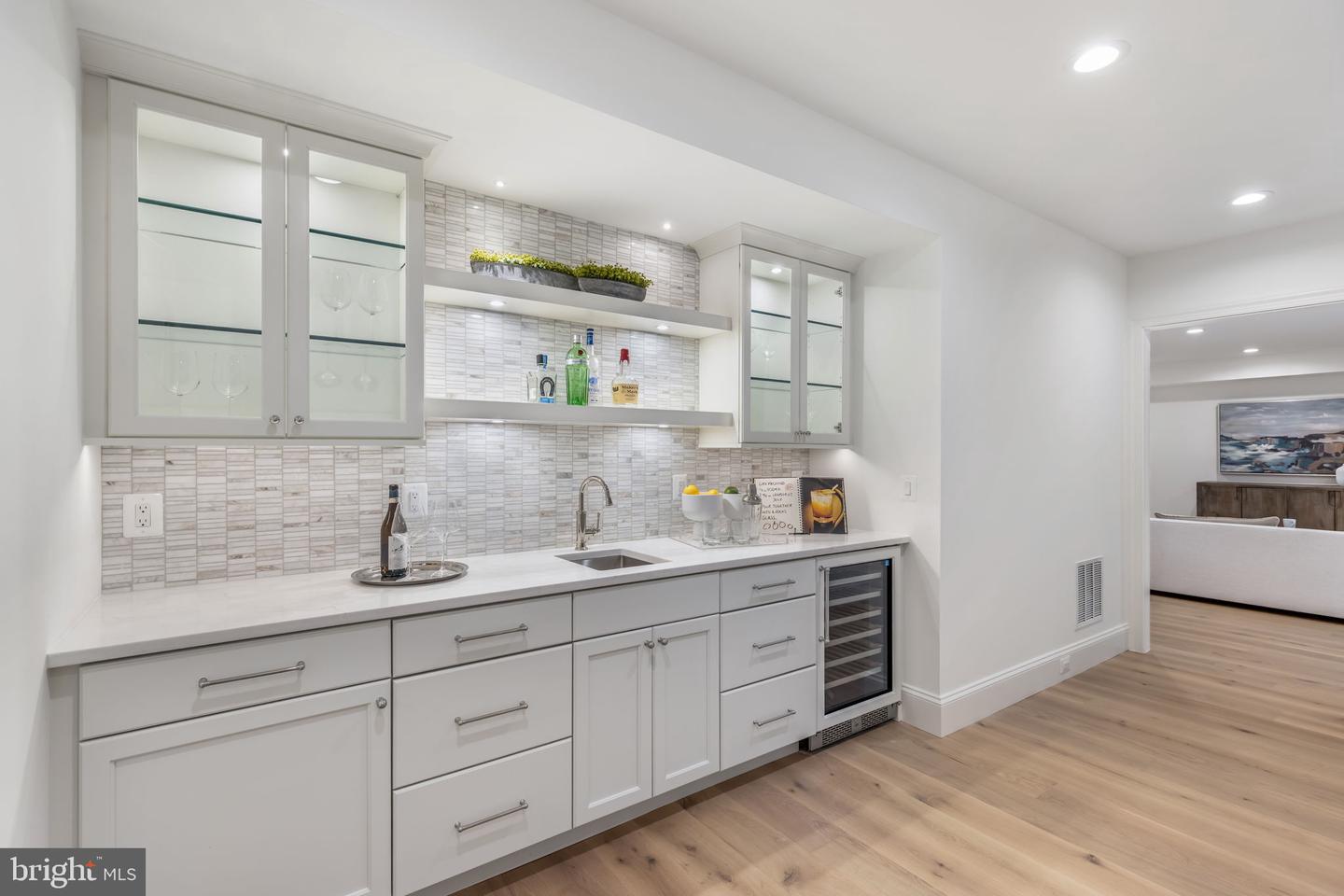 629 N LINCOLN ST N, ARLINGTON, Virginia 22201, 6 Bedrooms Bedrooms, ,6 BathroomsBathrooms,Residential,For sale,629 N LINCOLN ST N,VAAR2067076 MLS # VAAR2067076