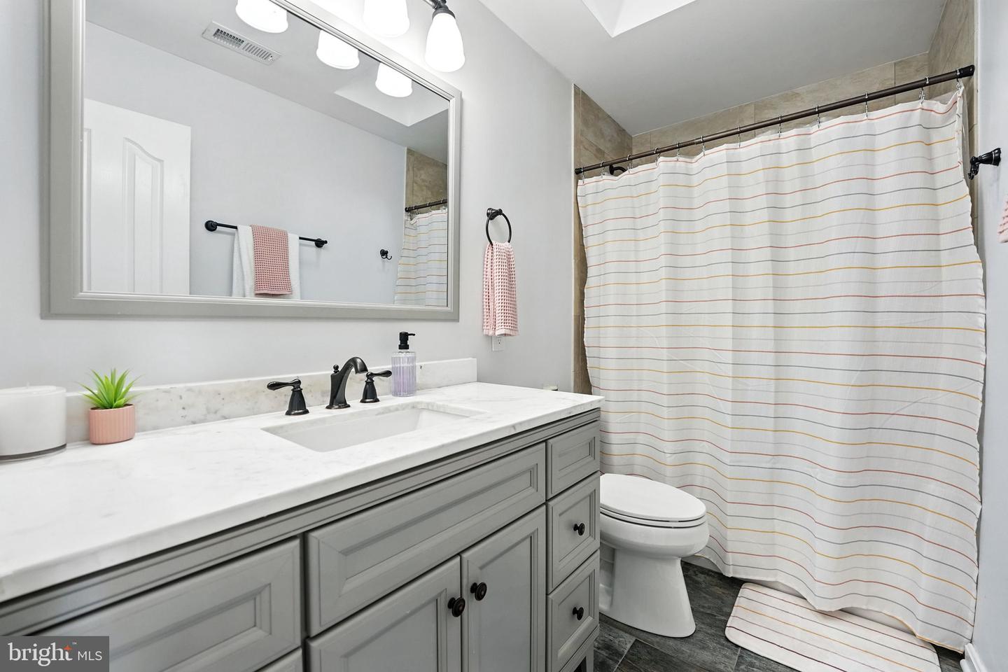 2 SUNSET RIDGE LN, FREDERICKSBURG, Virginia 22405, 4 Bedrooms Bedrooms, ,2 BathroomsBathrooms,Residential,For sale,2 SUNSET RIDGE LN,VAST2044812 MLS # VAST2044812