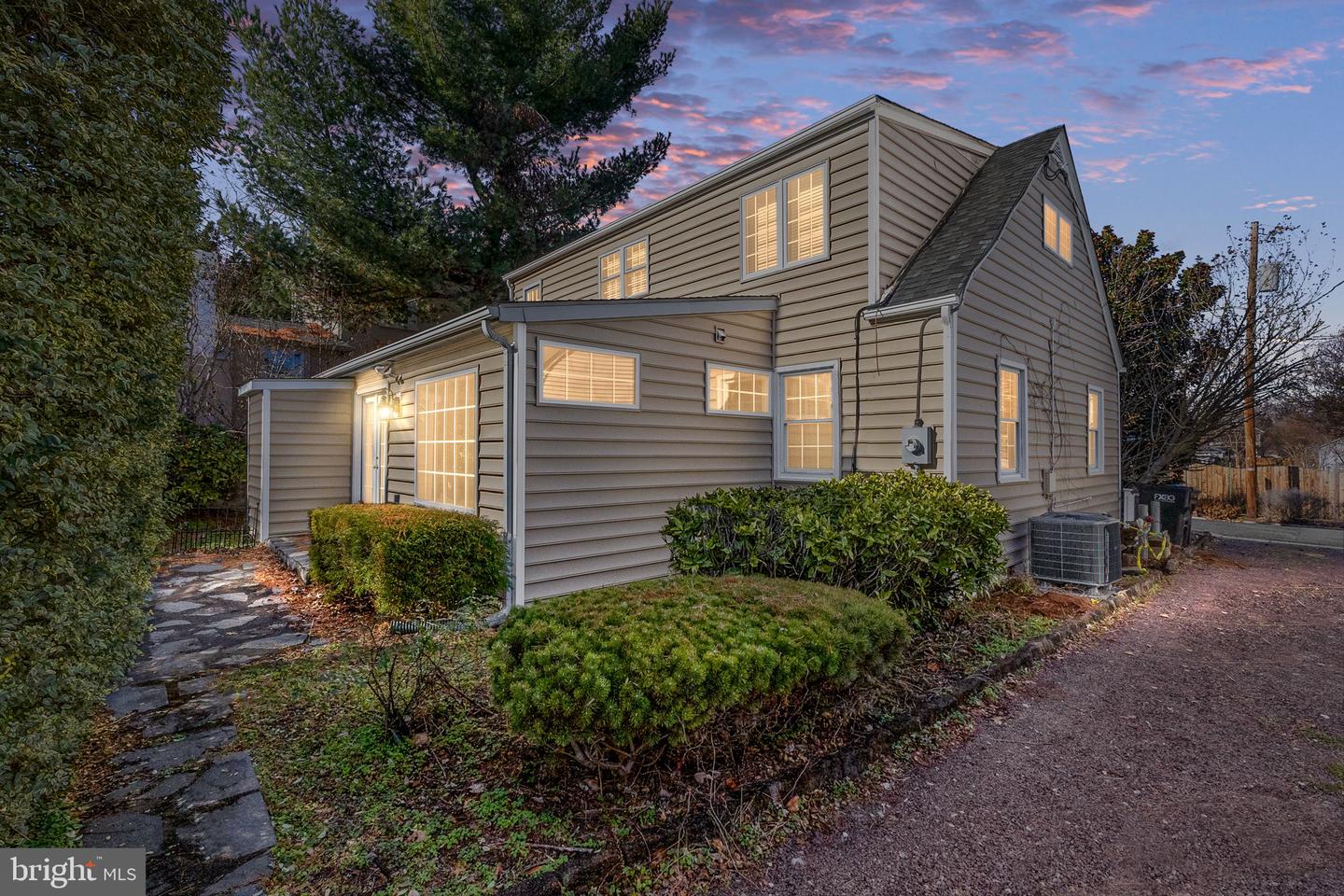 504 HAWKE ST, FREDERICKSBURG, Virginia 22401, 4 Bedrooms Bedrooms, ,2 BathroomsBathrooms,Residential,For sale,504 HAWKE ST,VAFB2009440 MLS # VAFB2009440