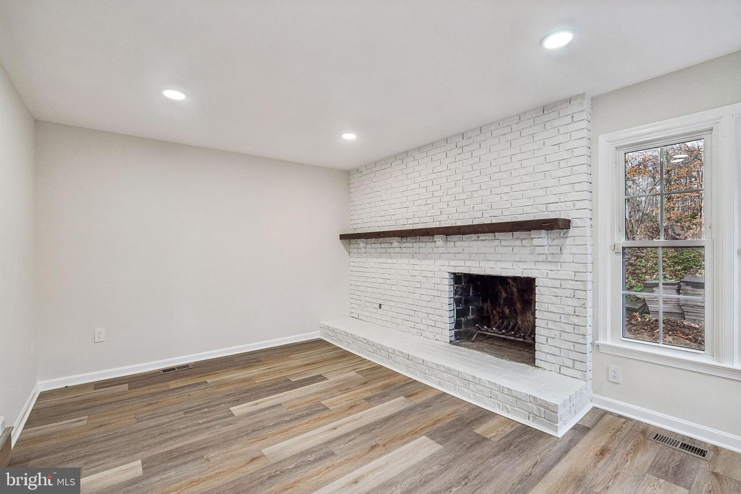 11975 FARRABOW LN, WOODBRIDGE, Virginia 22192, 4 Bedrooms Bedrooms, ,3 BathroomsBathrooms,Residential,For sale,11975 FARRABOW LN,VAPW2109480 MLS # VAPW2109480