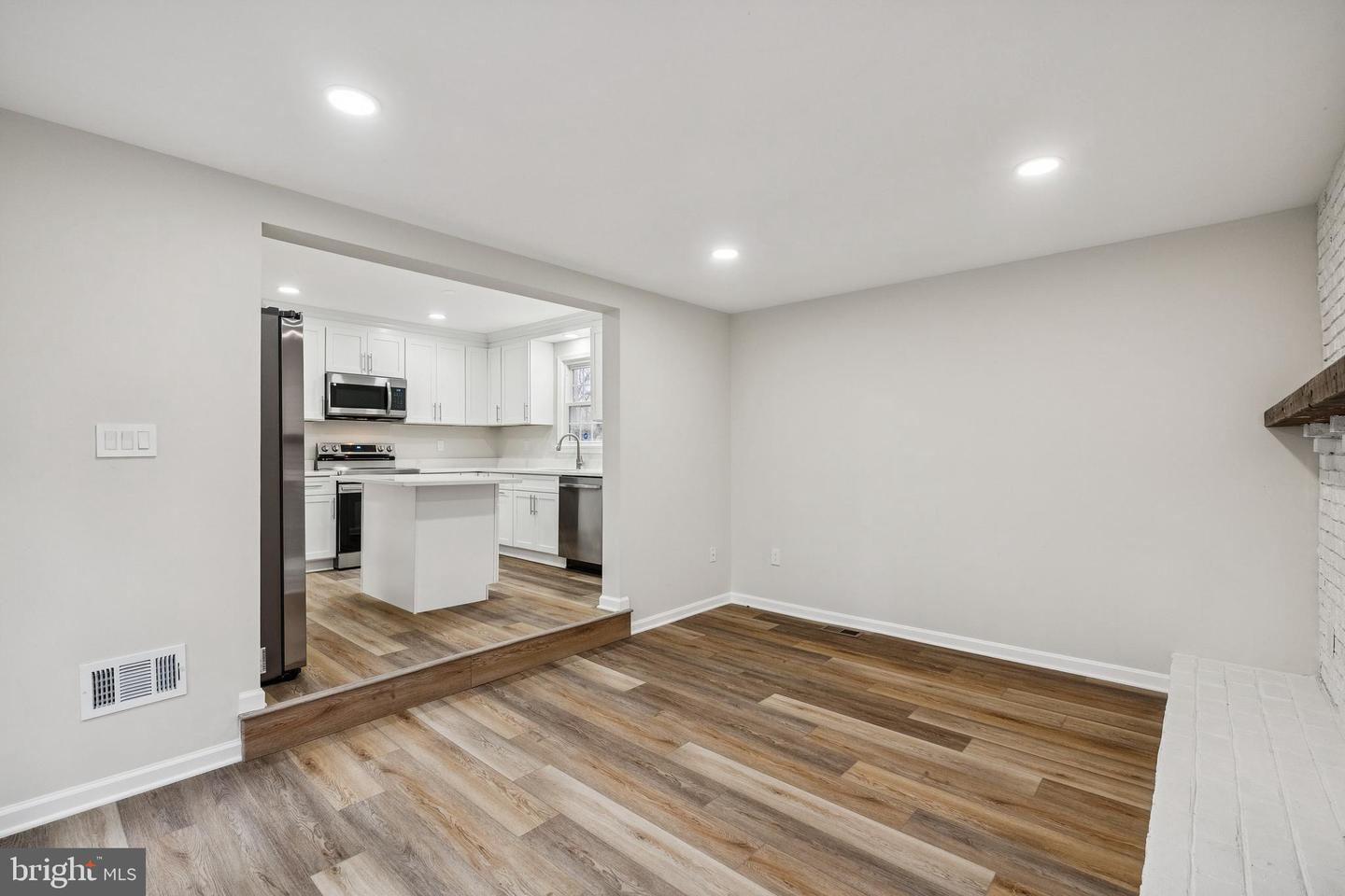 11975 FARRABOW LN, WOODBRIDGE, Virginia 22192, 4 Bedrooms Bedrooms, ,3 BathroomsBathrooms,Residential,For sale,11975 FARRABOW LN,VAPW2109480 MLS # VAPW2109480