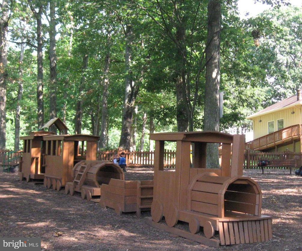 11975 FARRABOW LN, WOODBRIDGE, Virginia 22192, 4 Bedrooms Bedrooms, ,3 BathroomsBathrooms,Residential,For sale,11975 FARRABOW LN,VAPW2109480 MLS # VAPW2109480