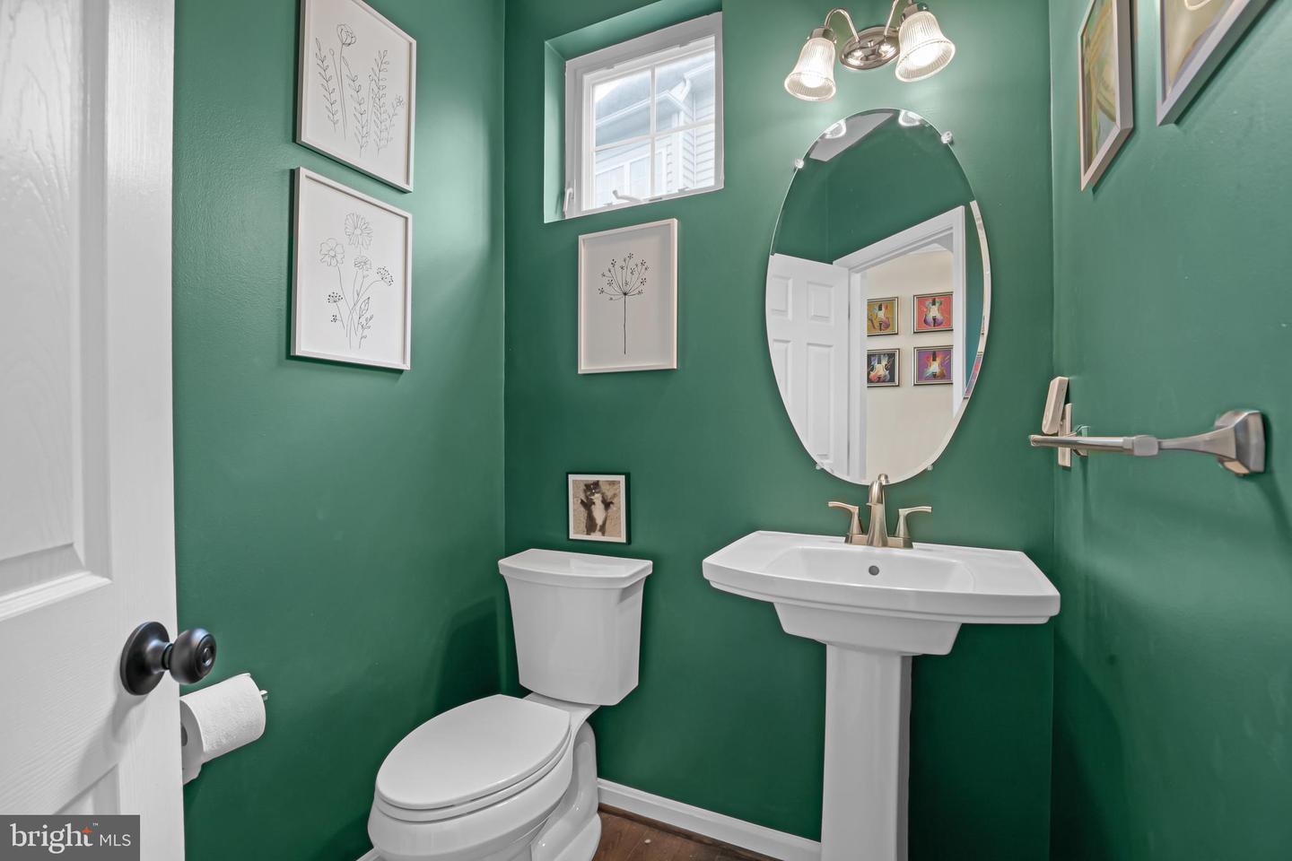 17510 LETHRIDGE CIR, ROUND HILL, Virginia 20141, 4 Bedrooms Bedrooms, ,3 BathroomsBathrooms,Residential,For sale,17510 LETHRIDGE CIR,VALO2112892 MLS # VALO2112892 17510 LETHRIDGE CIR, ROUND HILL, Virginia 20141, 4 Bedrooms Bedrooms, ,3 BathroomsBathrooms,Residential,For sale,17510 LETHRIDGE CIR,VALO2112892 MLS # VALO2112892