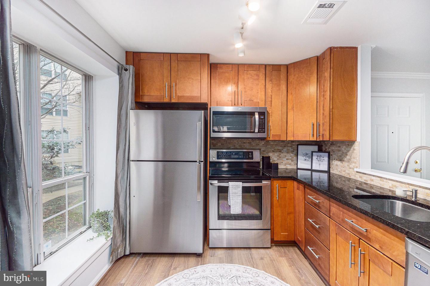 4561-F INTERLACHEN CT #F, ALEXANDRIA, Virginia 22312, 2 Bedrooms Bedrooms, ,2 BathroomsBathrooms,Residential,For sale,4561-F INTERLACHEN CT #F,VAFX2283206 MLS # VAFX2283206