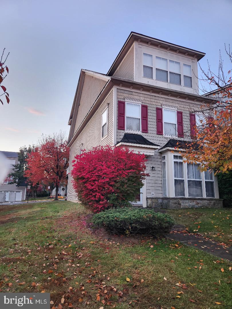 16456 KENNEWEG CT, WOODBRIDGE, Virginia 22191, 4 Bedrooms Bedrooms, ,3 BathroomsBathrooms,Residential,For sale,16456 KENNEWEG CT,VAPW2109520 MLS # VAPW2109520