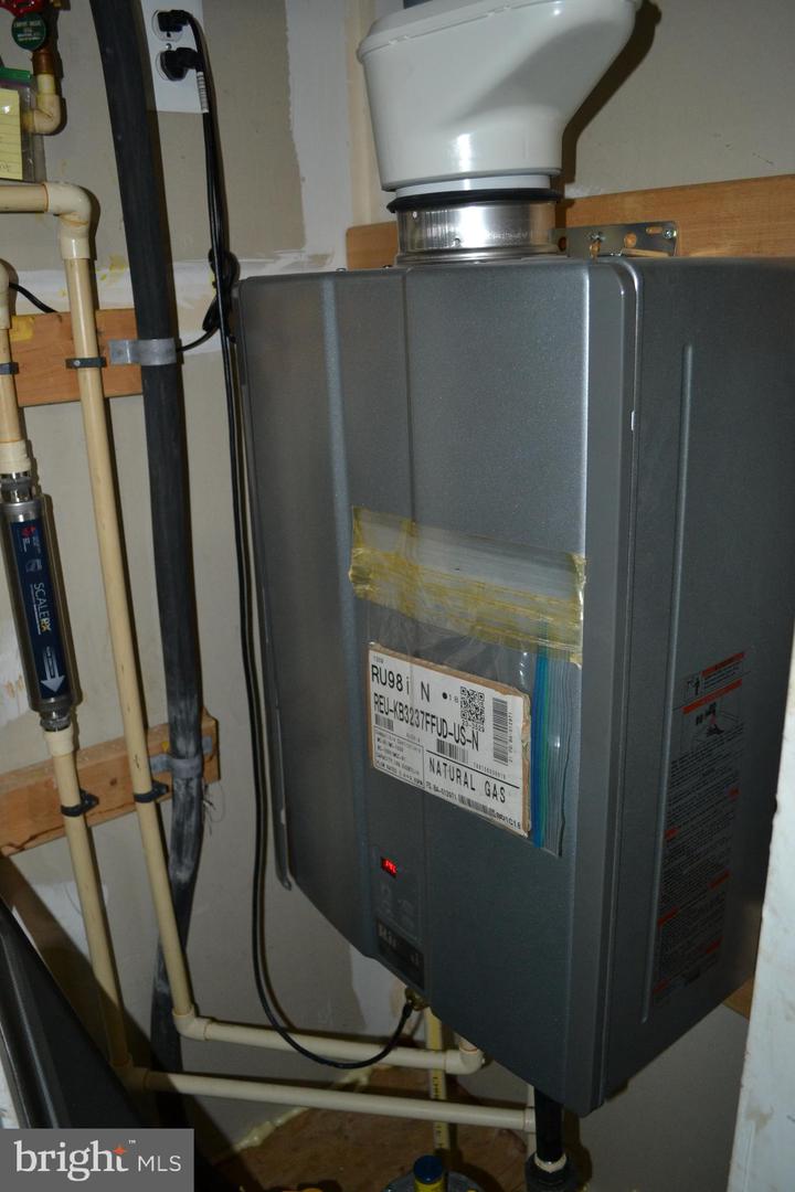 16456 KENNEWEG CT, WOODBRIDGE, Virginia 22191, 4 Bedrooms Bedrooms, ,3 BathroomsBathrooms,Residential,For sale,16456 KENNEWEG CT,VAPW2109520 MLS # VAPW2109520