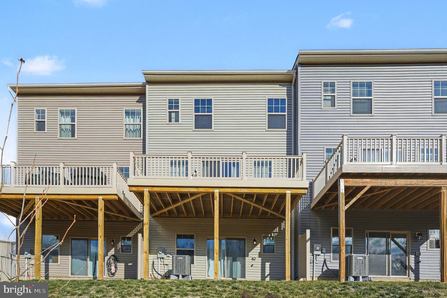 1211 CREEK BANK DR, STAFFORD, Virginia 22554, 4 Bedrooms Bedrooms, ,3 BathroomsBathrooms,Residential,For sale,1211 CREEK BANK DR,VAST2044860 MLS # VAST2044860