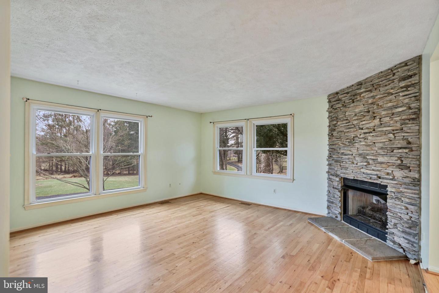 39362 RICKARD RD, LOVETTSVILLE, Virginia 20180, 3 Bedrooms Bedrooms, ,2 BathroomsBathrooms,Residential,For sale,39362 RICKARD RD,VALO2113072 MLS # VALO2113072