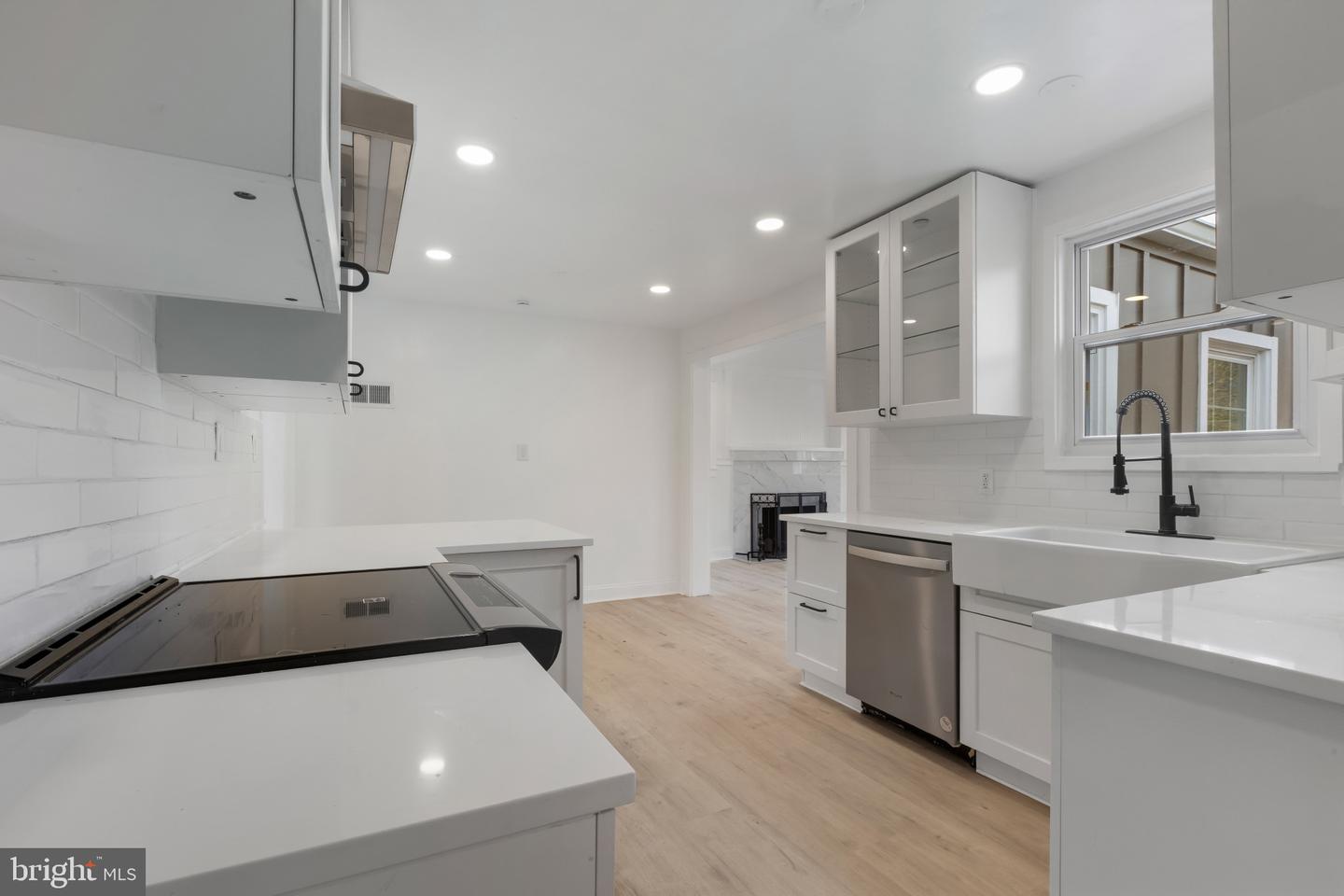 3284 ANNANDALE RD, FALLS CHURCH, Virginia 22042, 6 Bedrooms Bedrooms, ,4 BathroomsBathrooms,Residential,For sale,3284 ANNANDALE RD,VAFX2283528 MLS # VAFX2283528