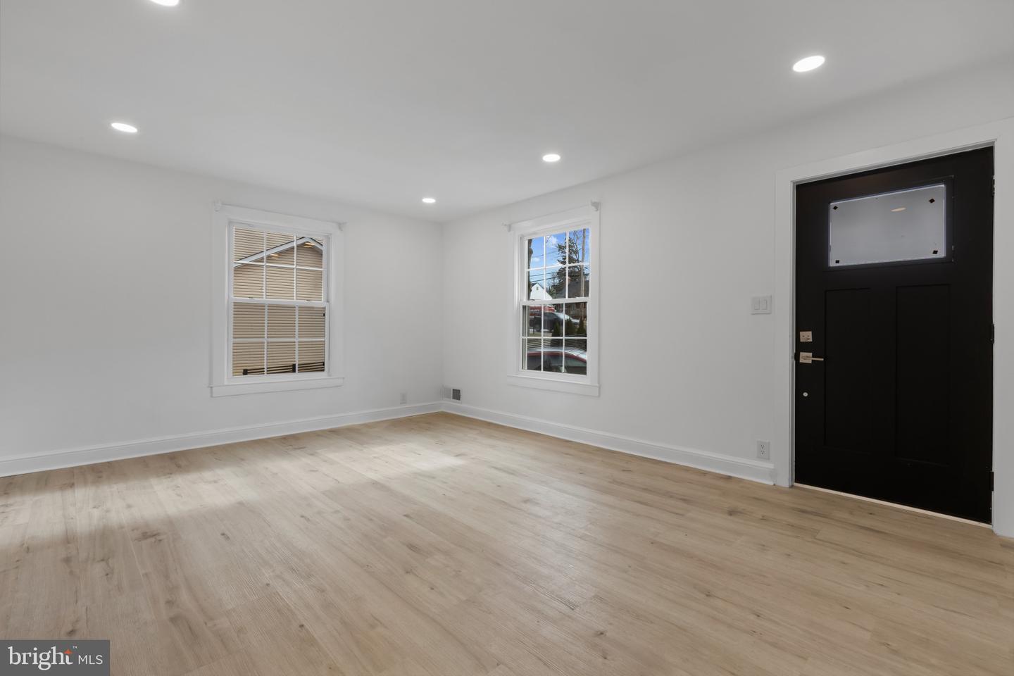 3284 ANNANDALE RD, FALLS CHURCH, Virginia 22042, 6 Bedrooms Bedrooms, ,4 BathroomsBathrooms,Residential,For sale,3284 ANNANDALE RD,VAFX2283528 MLS # VAFX2283528