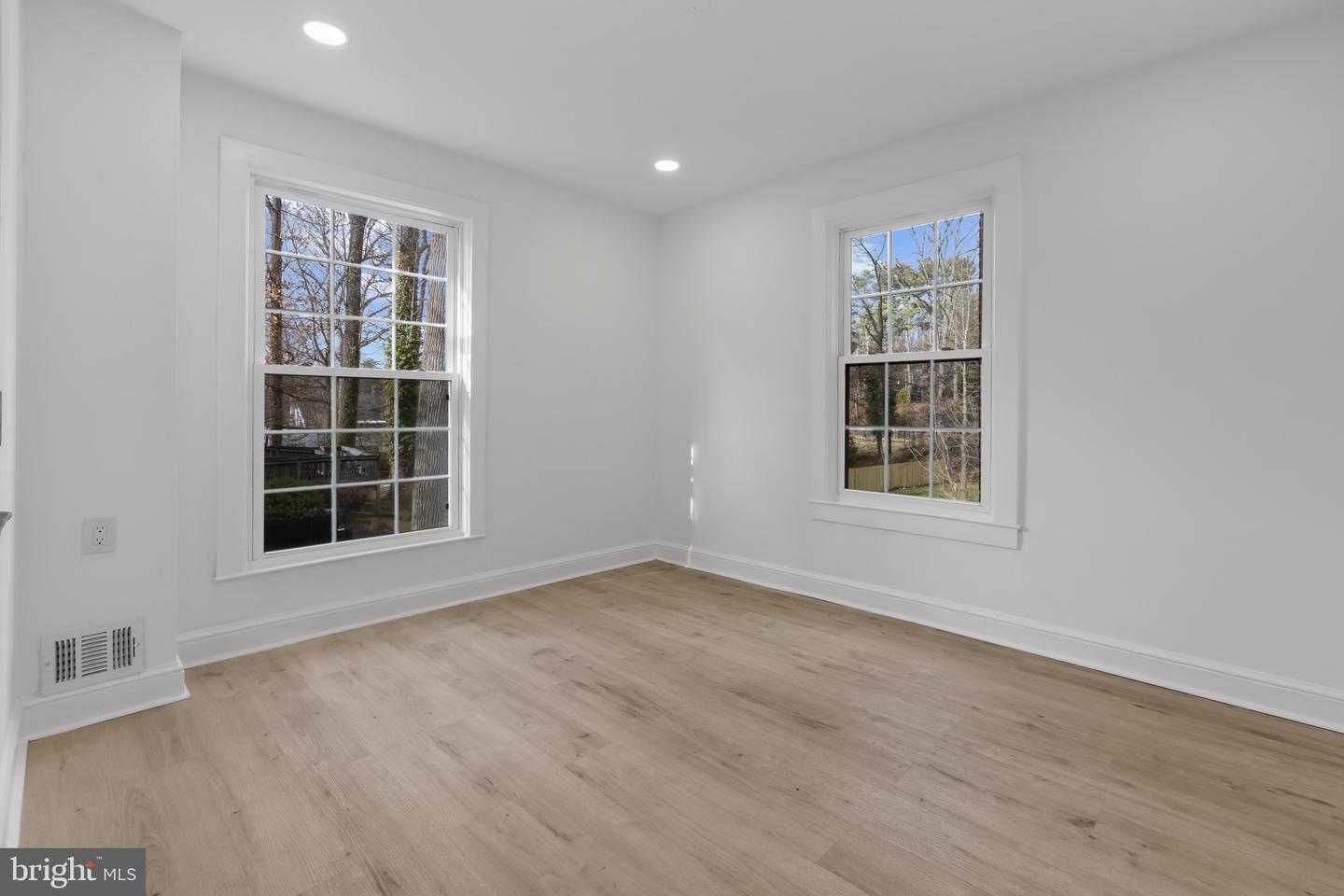 3284 ANNANDALE RD, FALLS CHURCH, Virginia 22042, 6 Bedrooms Bedrooms, ,4 BathroomsBathrooms,Residential,For sale,3284 ANNANDALE RD,VAFX2283528 MLS # VAFX2283528