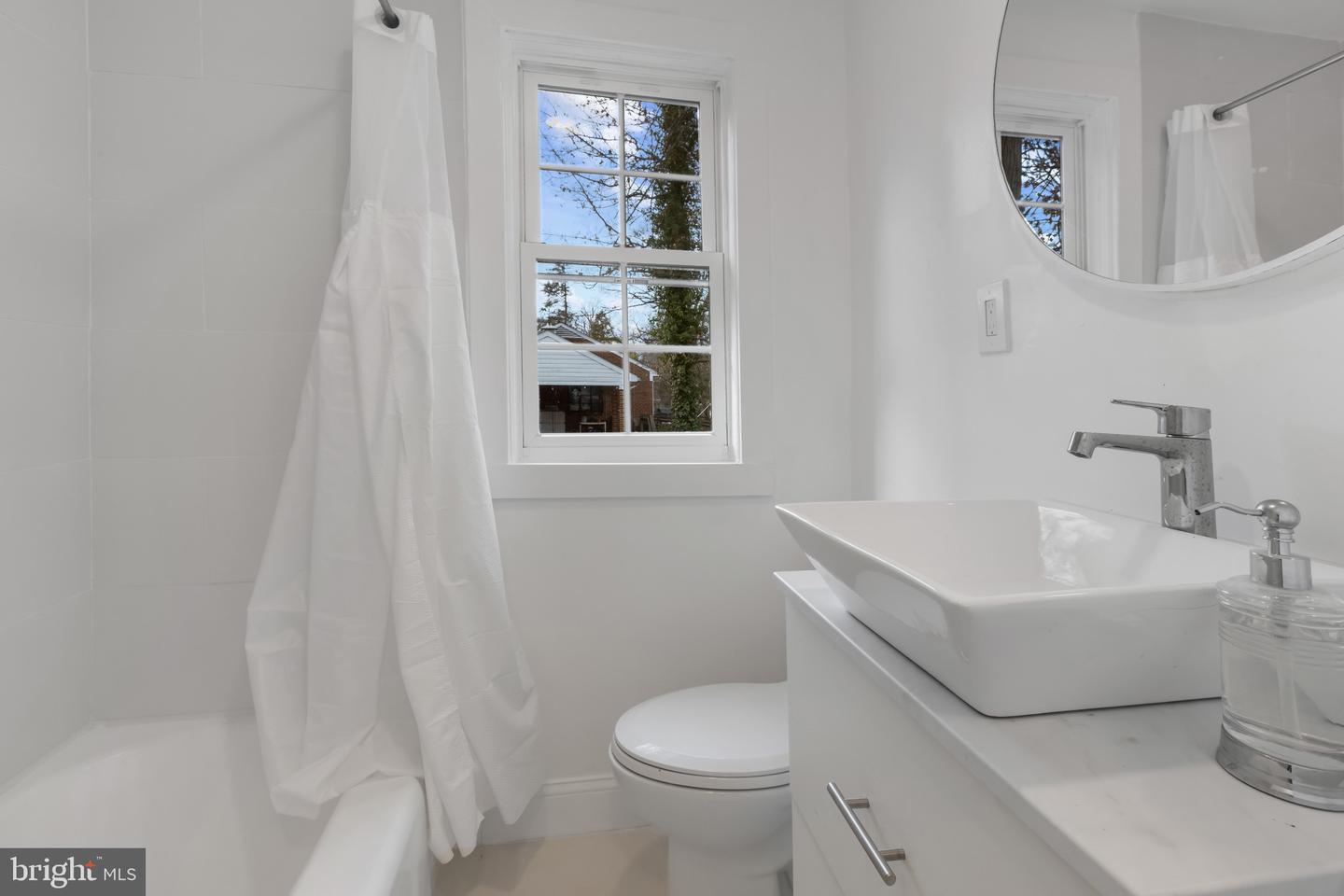 3284 ANNANDALE RD, FALLS CHURCH, Virginia 22042, 6 Bedrooms Bedrooms, ,4 BathroomsBathrooms,Residential,For sale,3284 ANNANDALE RD,VAFX2283528 MLS # VAFX2283528