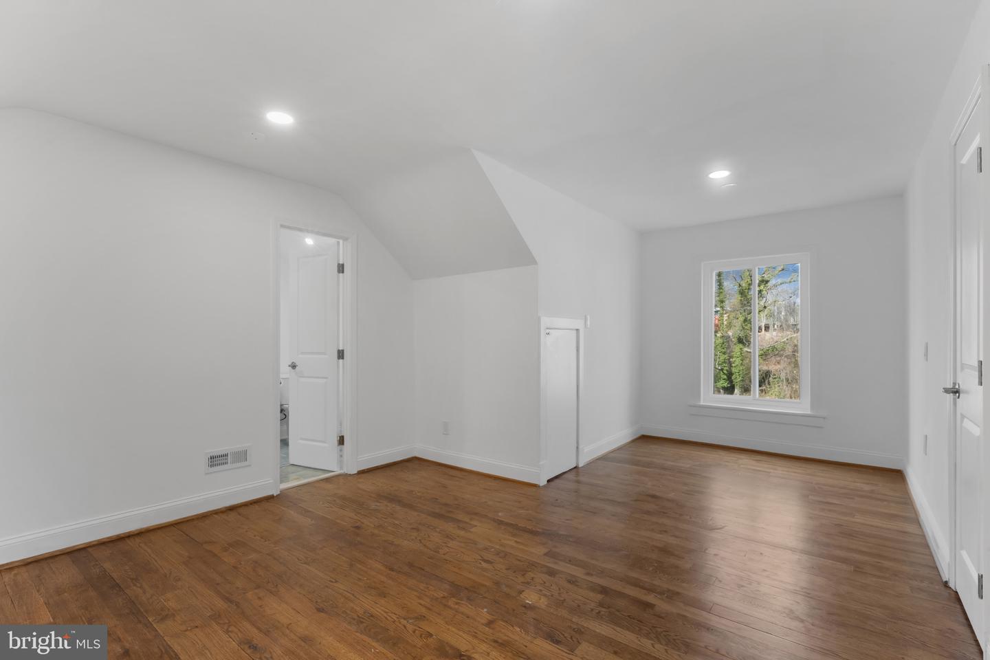 3284 ANNANDALE RD, FALLS CHURCH, Virginia 22042, 6 Bedrooms Bedrooms, ,4 BathroomsBathrooms,Residential,For sale,3284 ANNANDALE RD,VAFX2283528 MLS # VAFX2283528