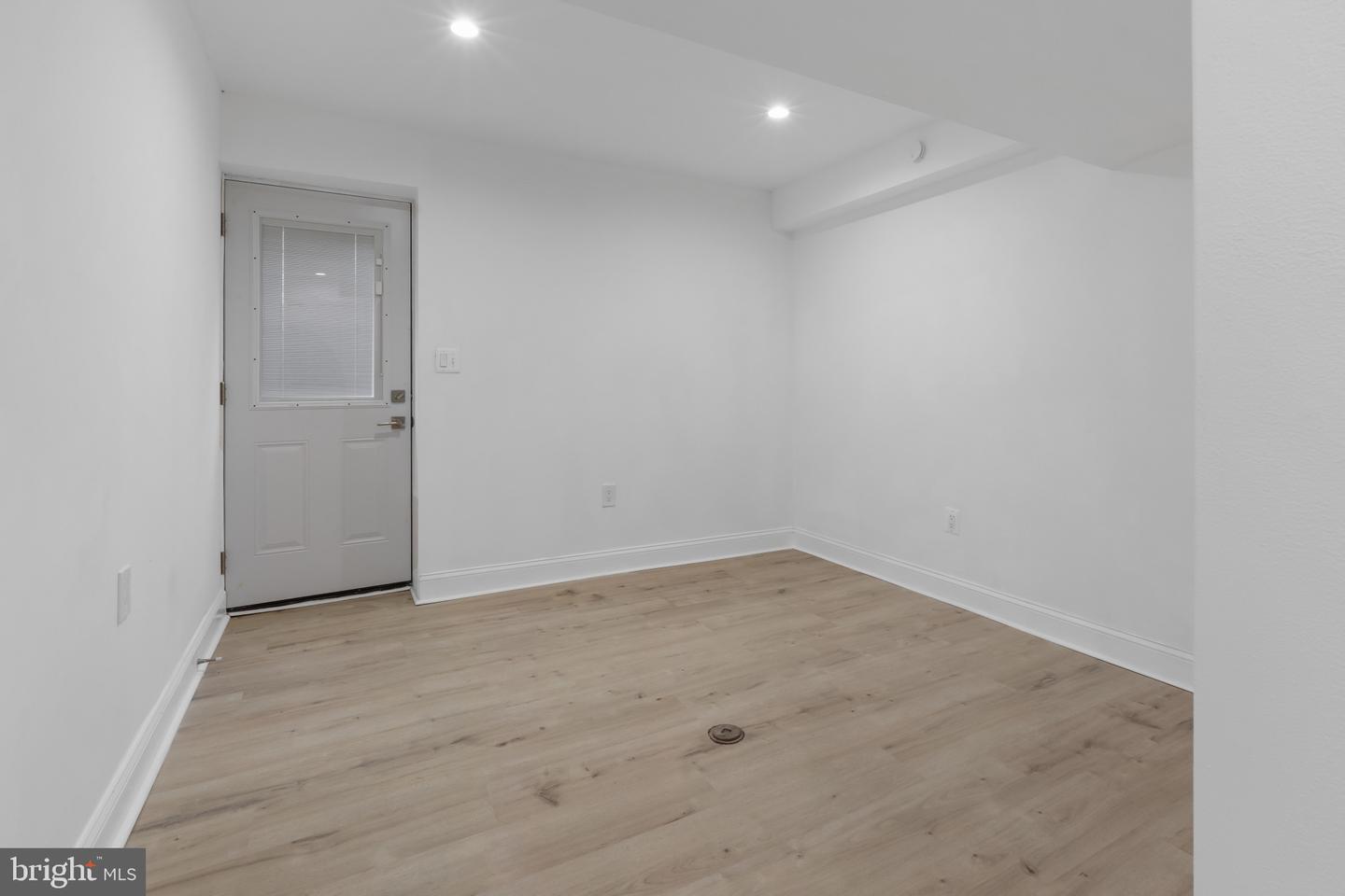 3284 ANNANDALE RD, FALLS CHURCH, Virginia 22042, 6 Bedrooms Bedrooms, ,4 BathroomsBathrooms,Residential,For sale,3284 ANNANDALE RD,VAFX2283528 MLS # VAFX2283528