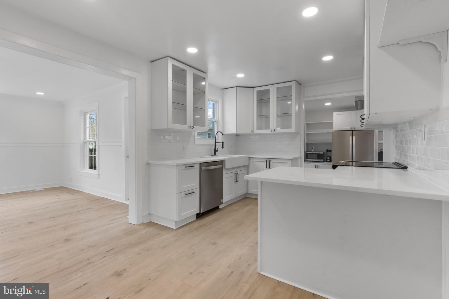 3284 ANNANDALE RD, FALLS CHURCH, Virginia 22042, 6 Bedrooms Bedrooms, ,4 BathroomsBathrooms,Residential,For sale,3284 ANNANDALE RD,VAFX2283528 MLS # VAFX2283528